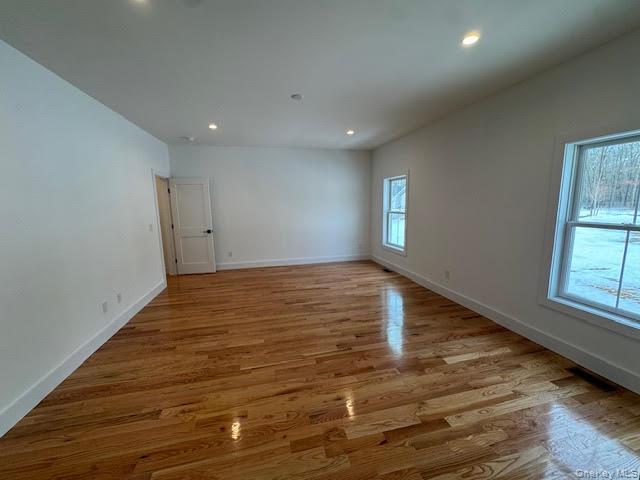 #12 photo, 11 Colonels Path, Manorville , NY 11949