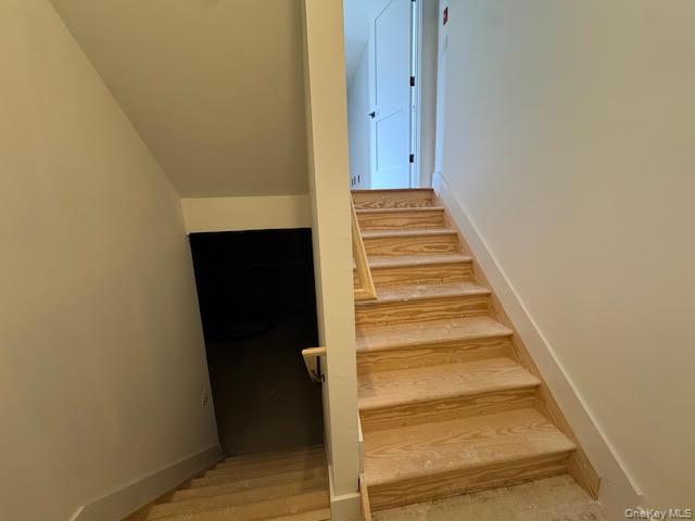 #20 photo, 11 Colonels Path, Manorville , NY 11949