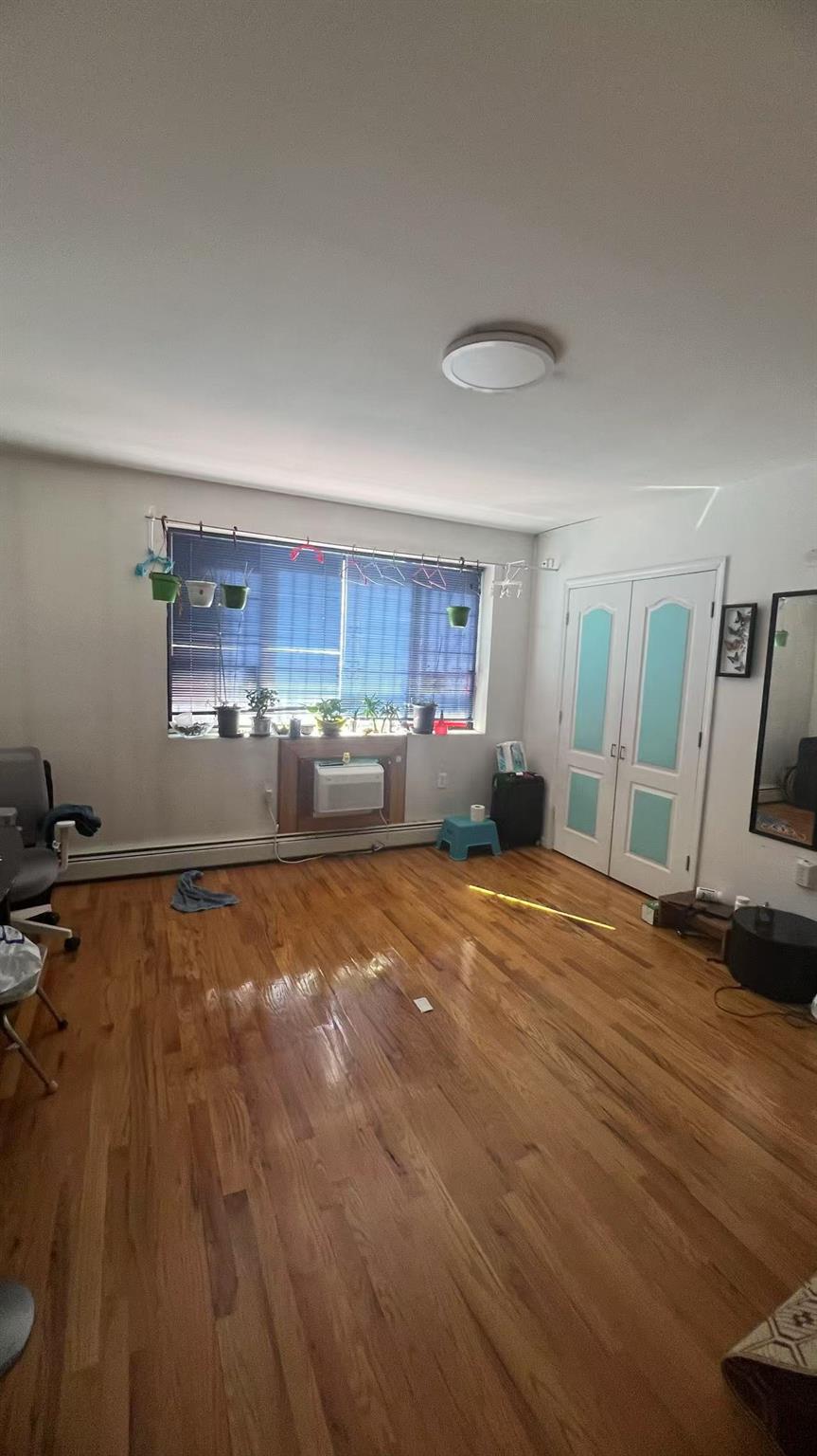 #8 photo, 2746B Creston Avenue, Bronx , NY 10468