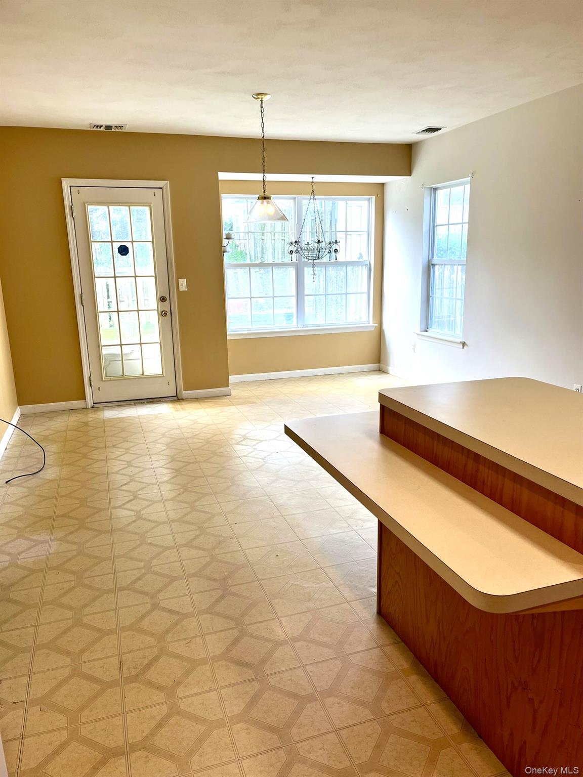 #14 photo, 12 Sophia Drive, サフォーク郡 Middle Island , NY 11953