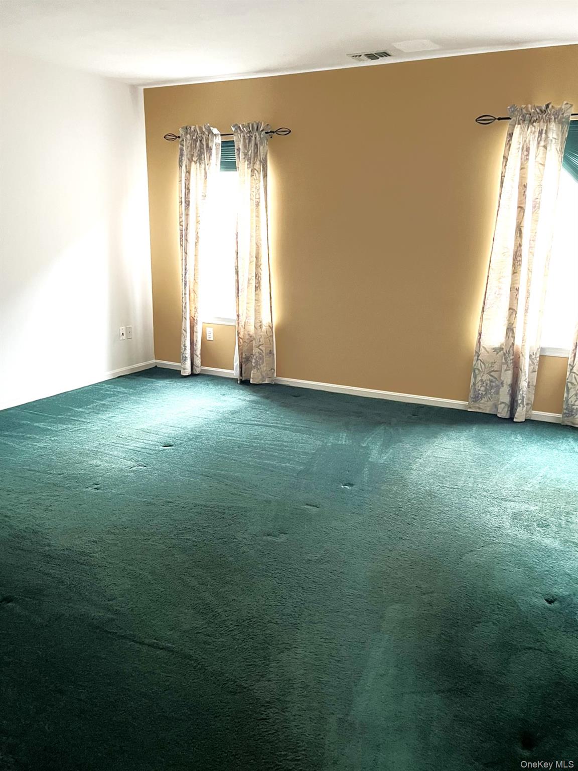 #4 photo, 12 Sophia Drive, サフォーク郡 Middle Island , NY 11953