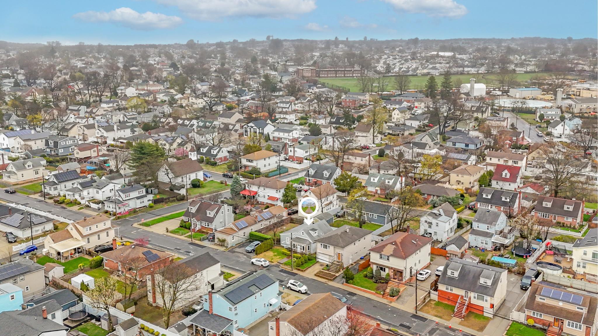 #11 photo, 267 Roquette Avenue, Floral Park , NY 11001