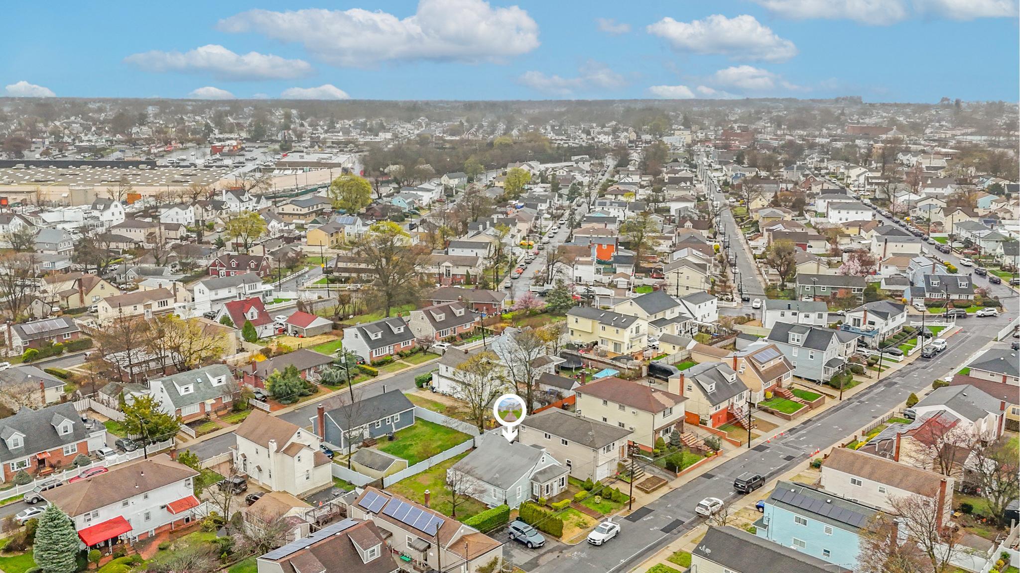 #12 photo, 267 Roquette Avenue, Floral Park , NY 11001