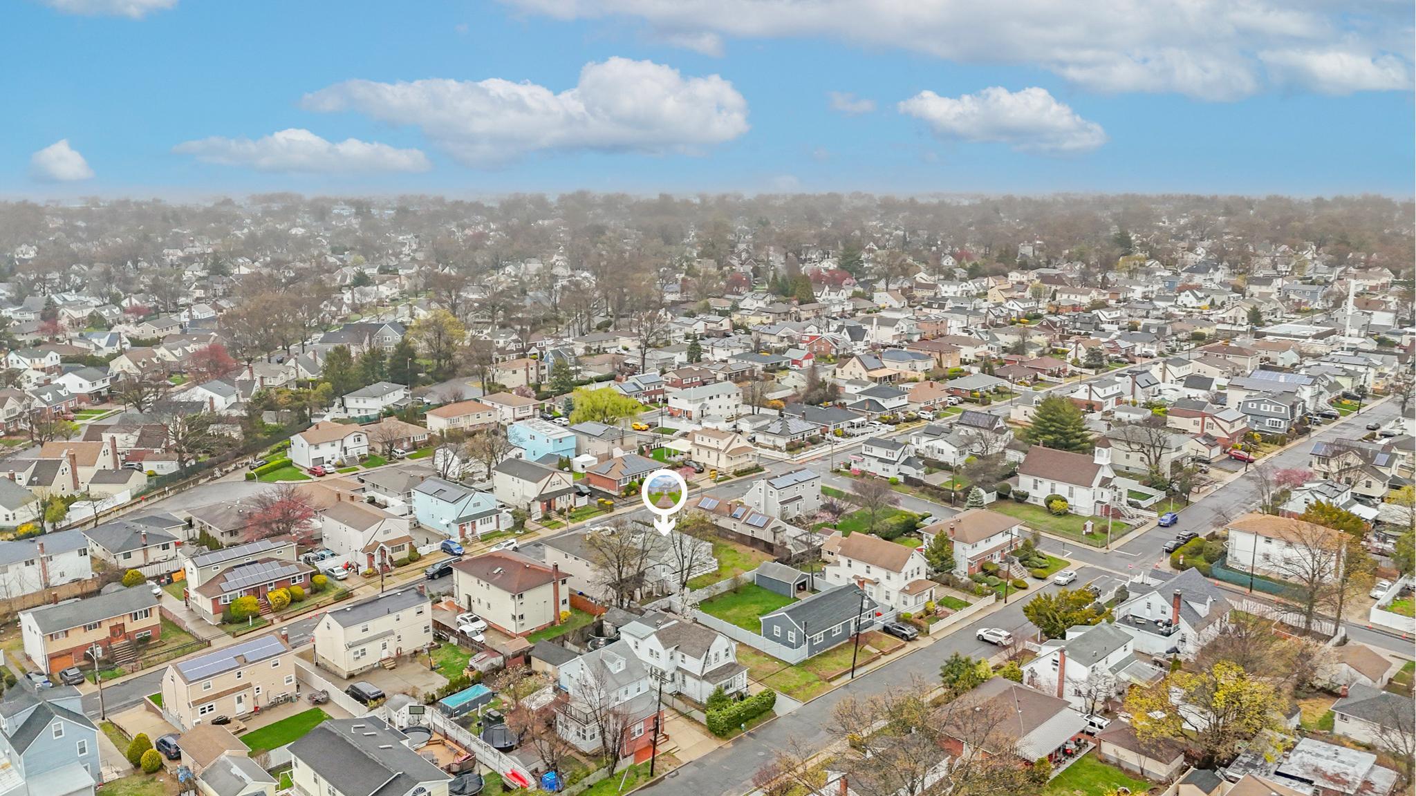 #13 photo, 267 Roquette Avenue, Floral Park , NY 11001