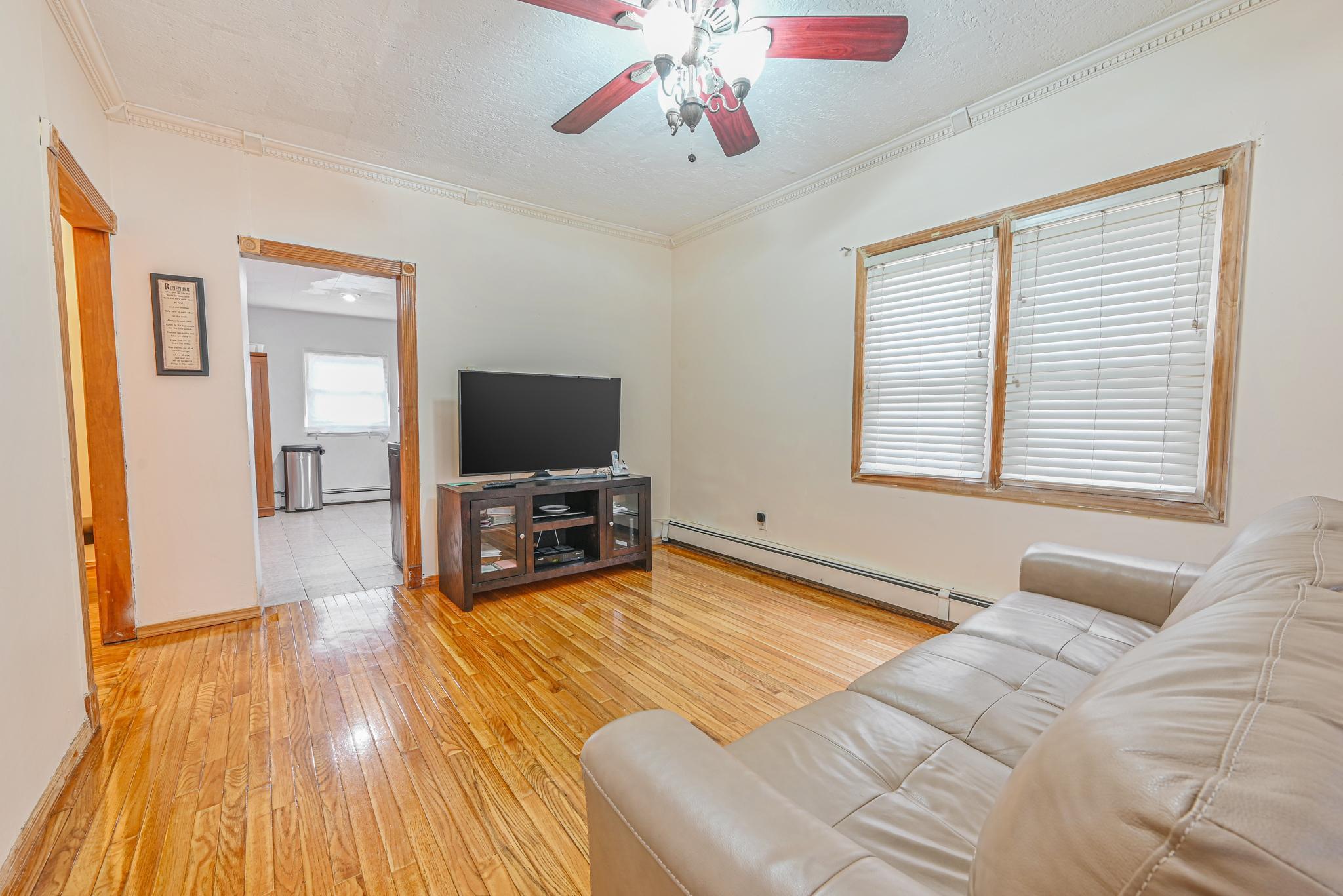 #18 photo, 267 Roquette Avenue, Floral Park , NY 11001