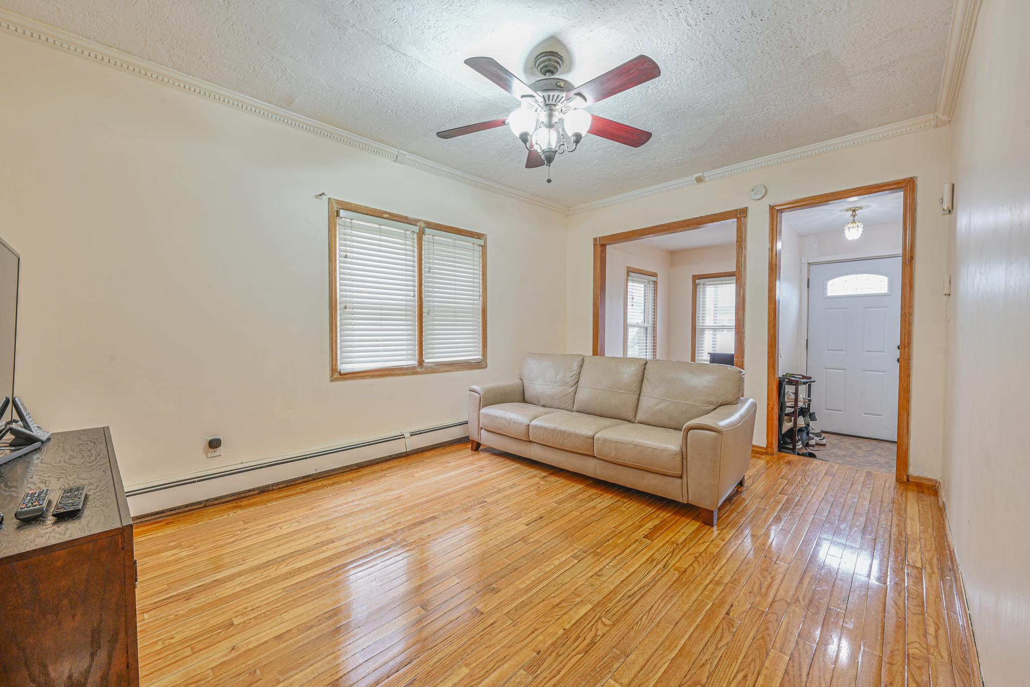 #19 photo, 267 Roquette Avenue, Floral Park , NY 11001