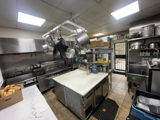 #5 photo, 8019 Myrtle Avenue, クイーンズ区 Glendale , NY 11385