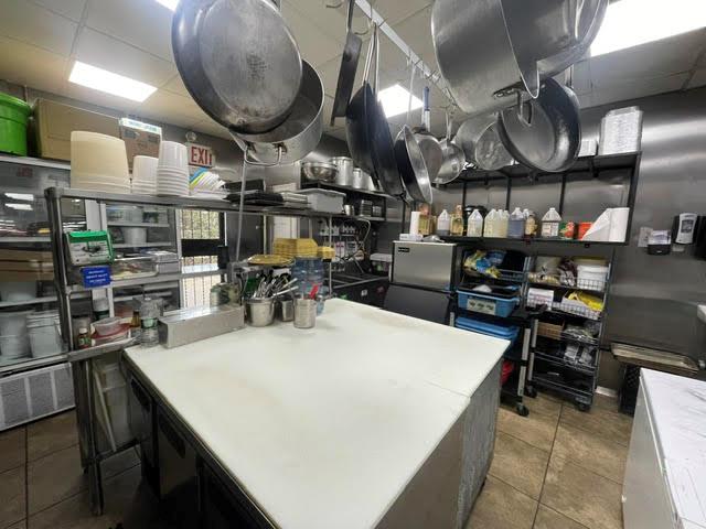 #7 photo, 8019 Myrtle Avenue, クイーンズ区 Glendale , NY 11385