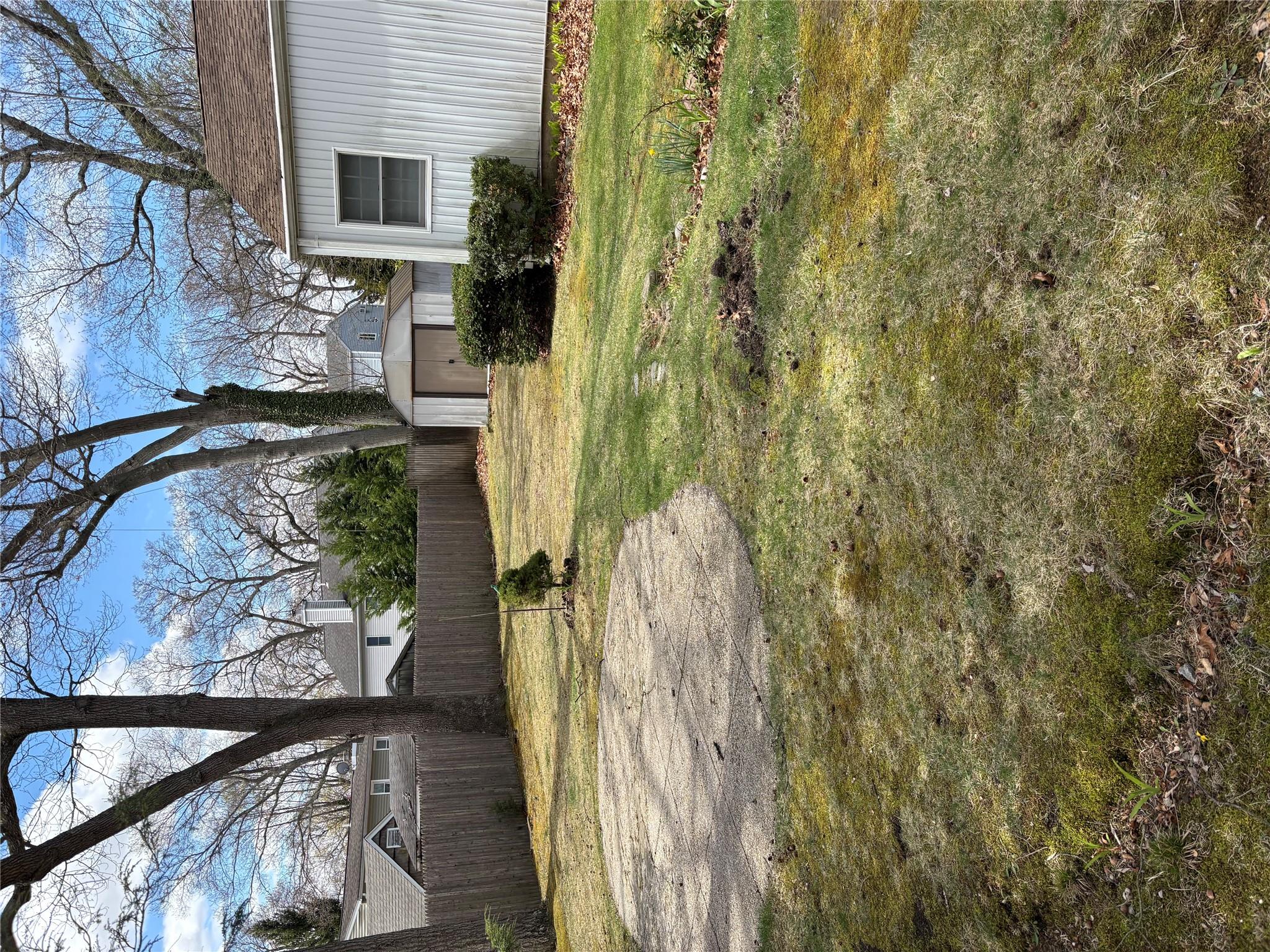 #11 photo, 8 Dee place, Huntington Station , NY 11746