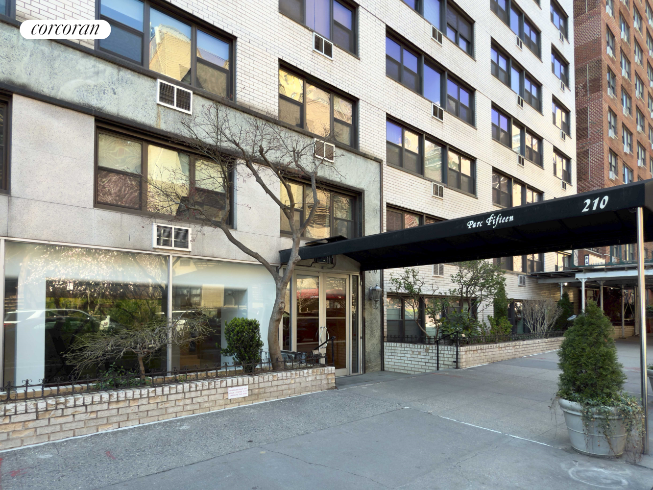 #13 photo, 210 E 15TH Street, マンハッタン Gramercy Park , NY 10003