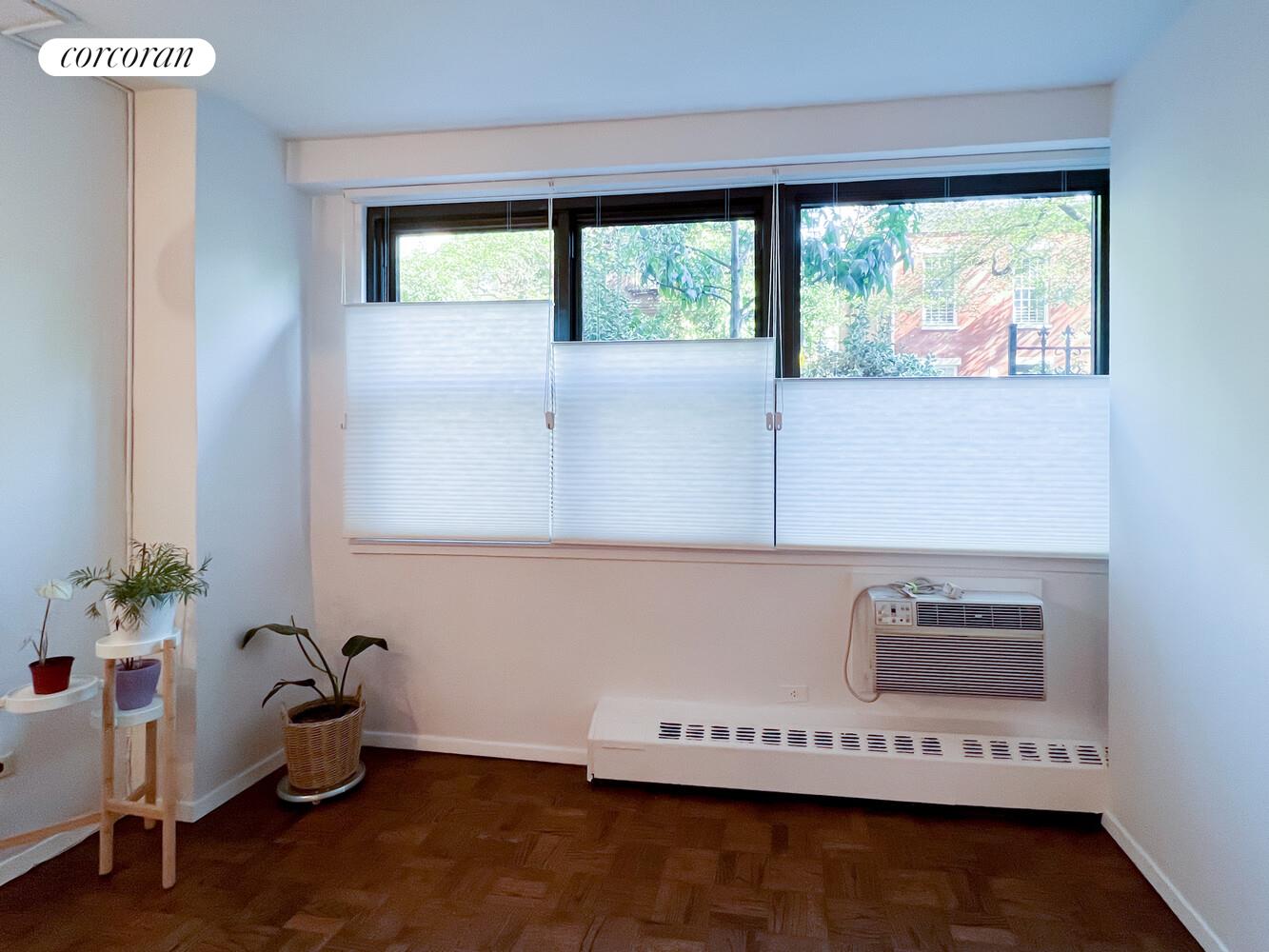 #7 photo, 210 E 15TH Street, マンハッタン Gramercy Park , NY 10003