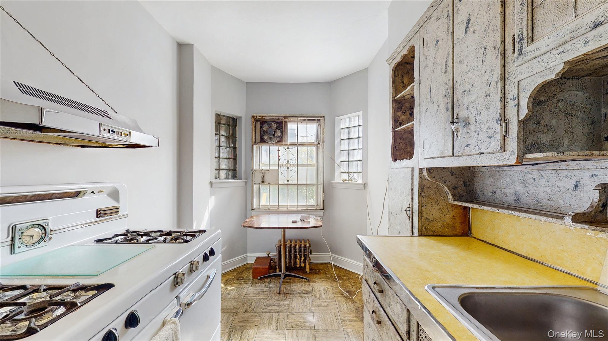 #11 photo, 148-40 61 Road, Flushing , NY 11367