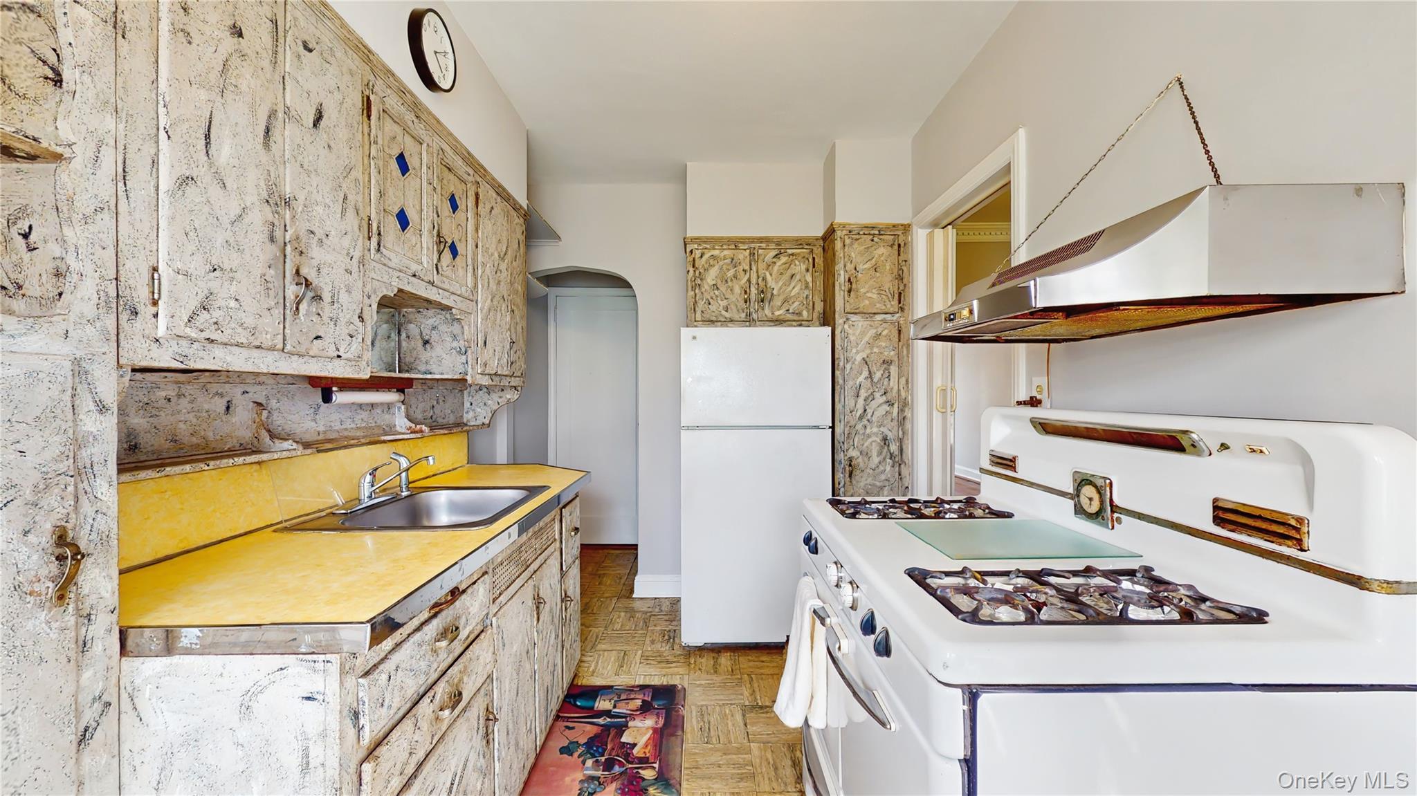 #12 photo, 148-40 61 Road, Flushing , NY 11367