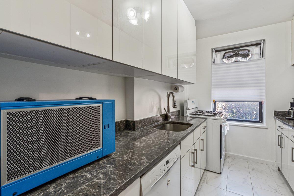 #3 photo, 67-40 Yellowstone Boulevard, クイーンズ区 Forest Hills , NY 11375