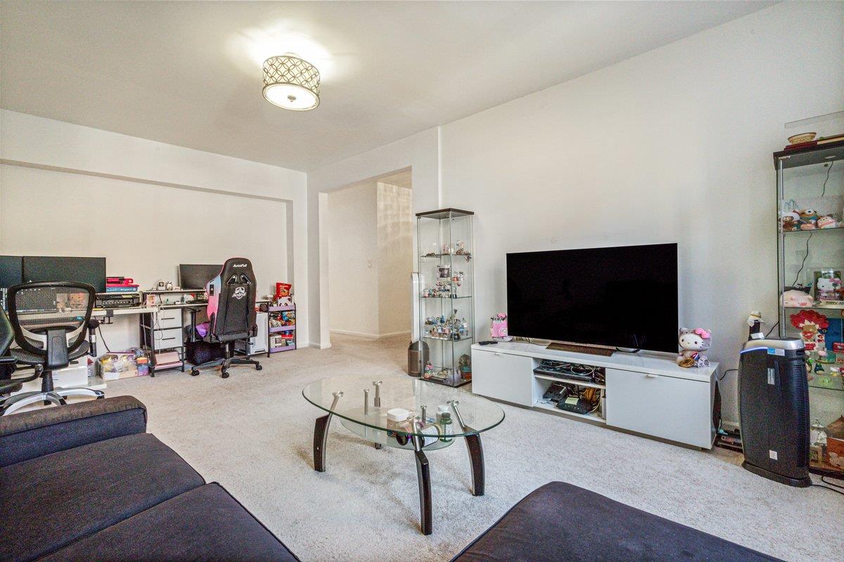 #8 photo, 67-40 Yellowstone Boulevard, クイーンズ区 Forest Hills , NY 11375