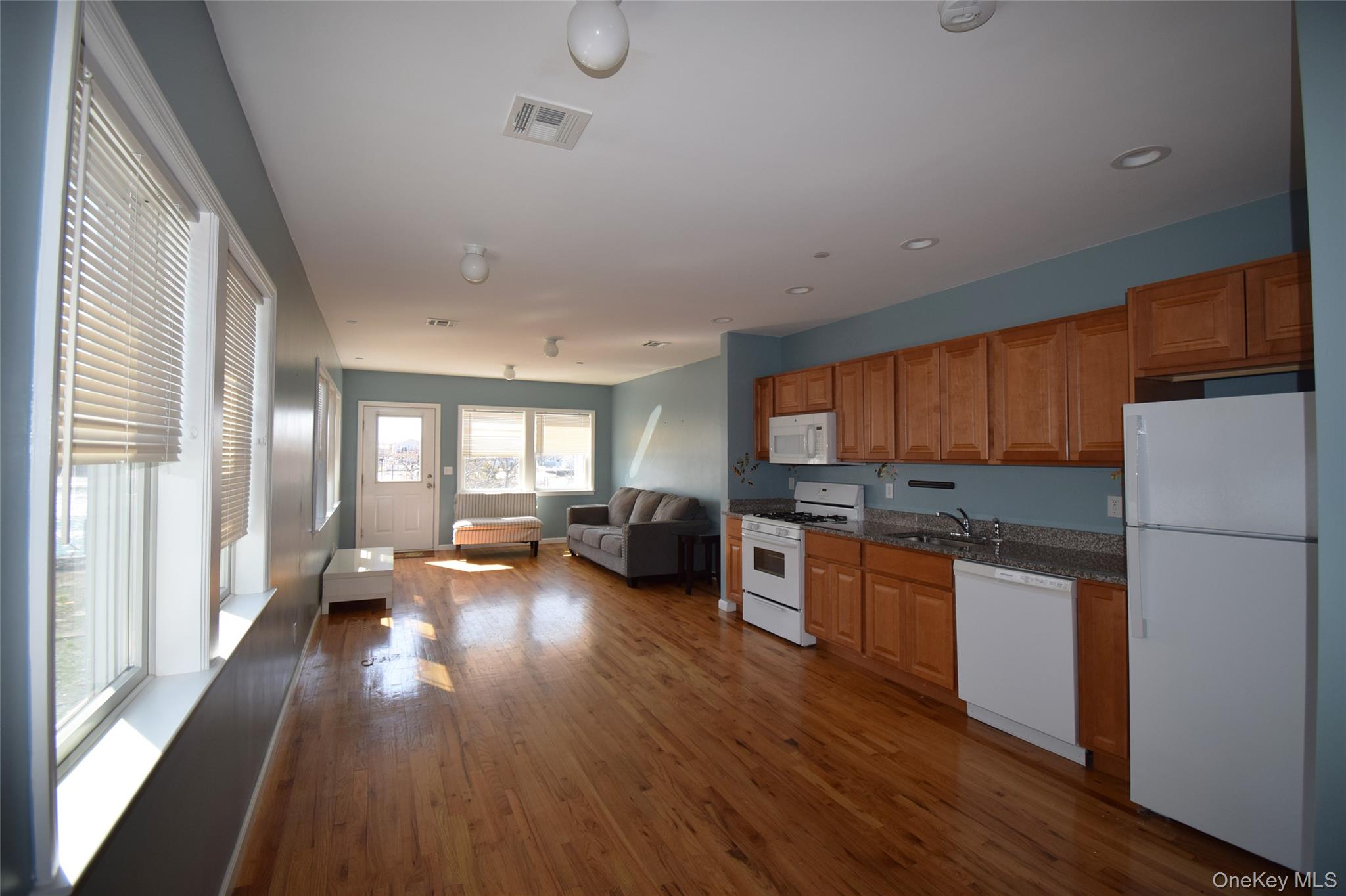 #4 photo, 99-63 Lockwood Court, Howard Beach , NY 11414