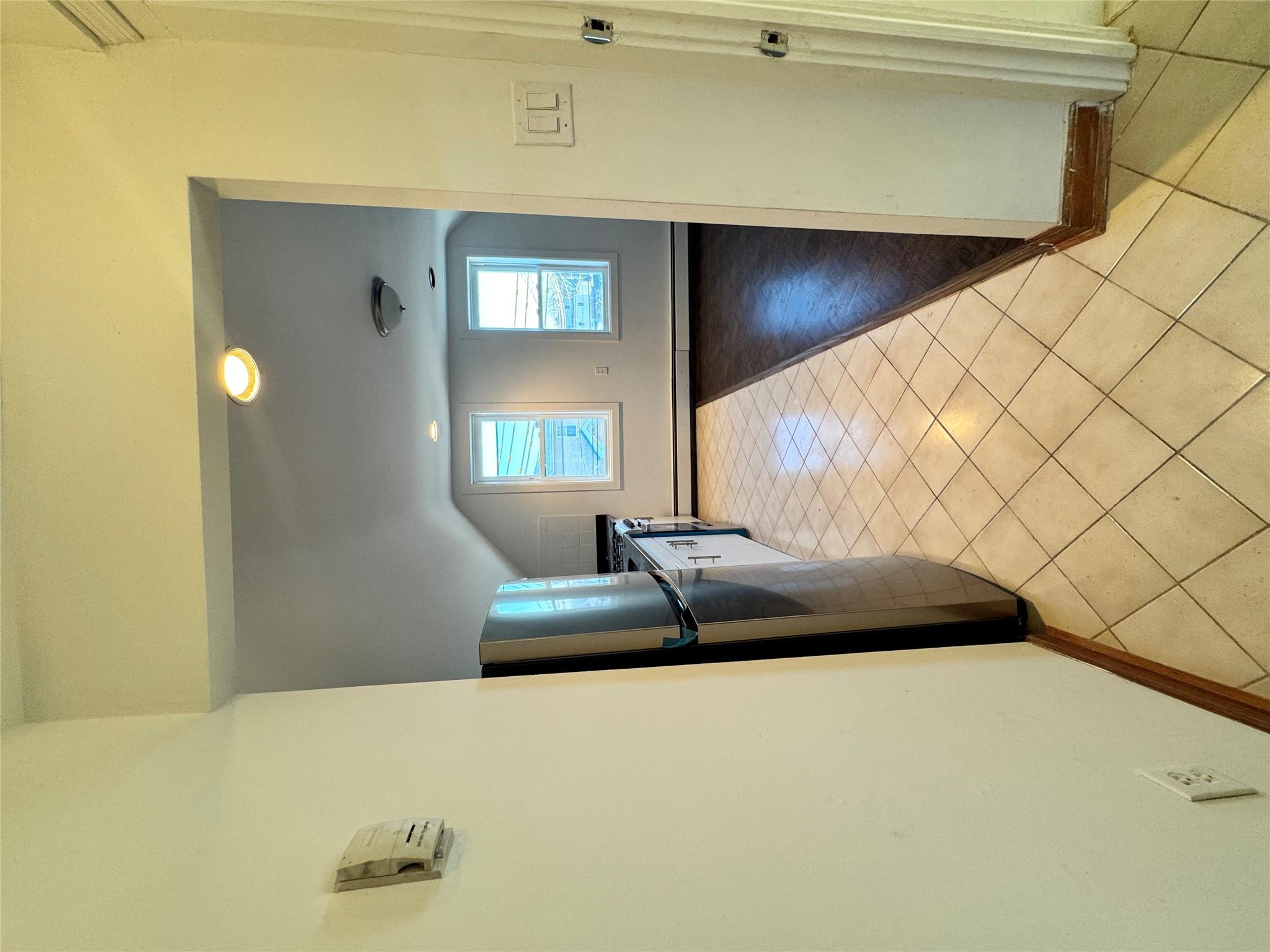 #14 photo, 25907 147th Road, クイーンズ区 Rosedale , NY 11422