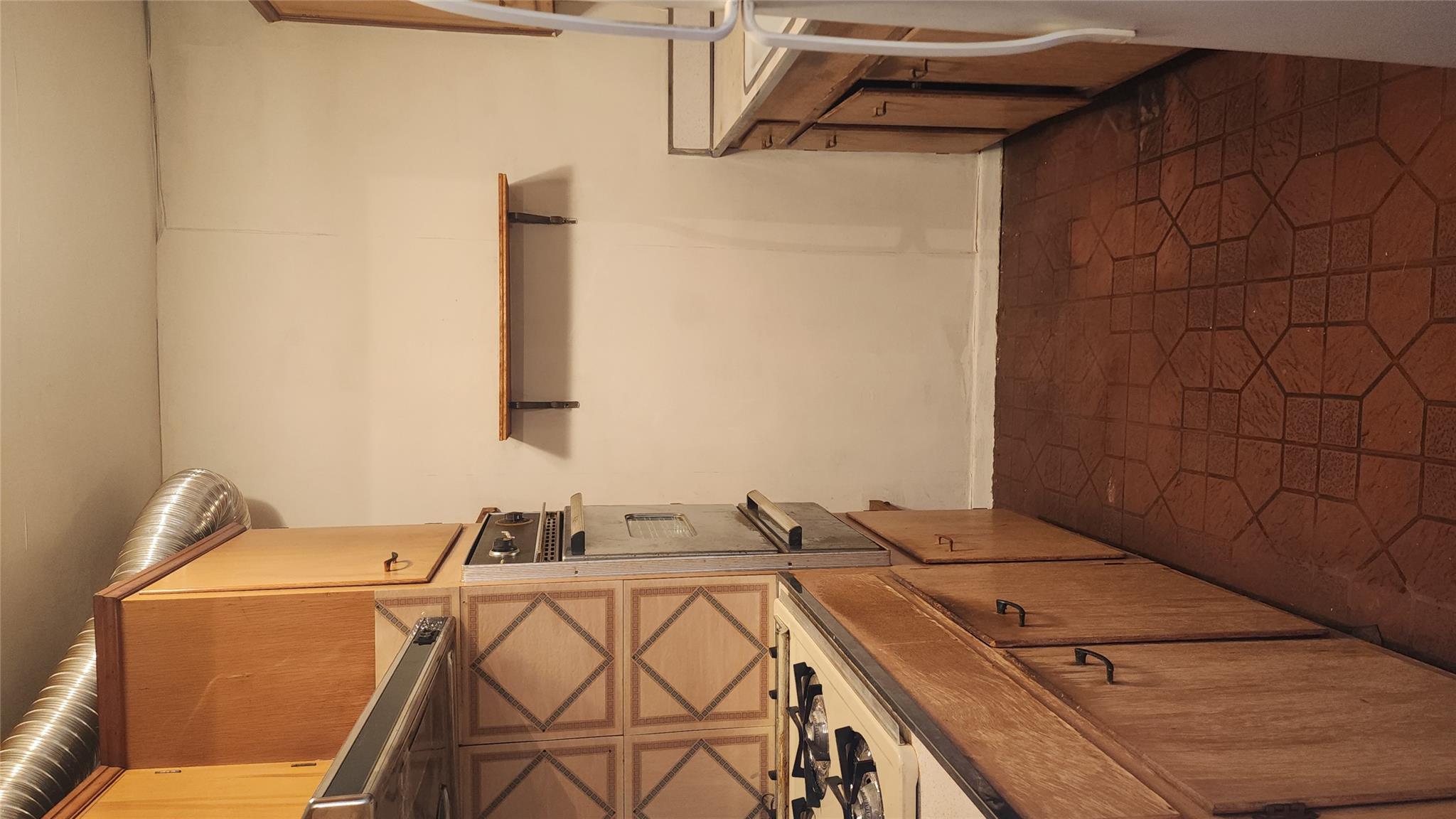 #17 photo, 92-30 56th Avenue, Elmhurst , NY 11373