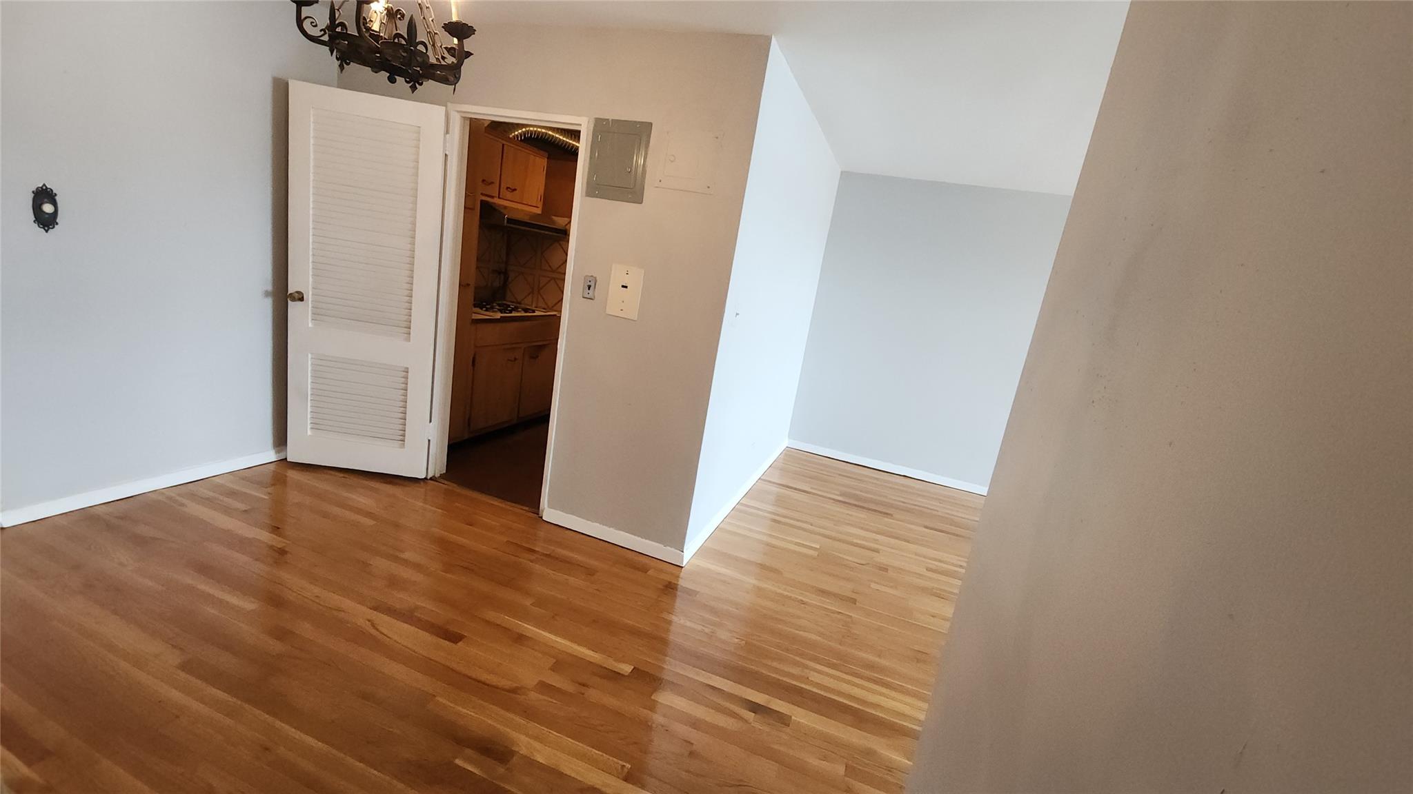 #5 photo, 92-30 56th Avenue, Elmhurst , NY 11373