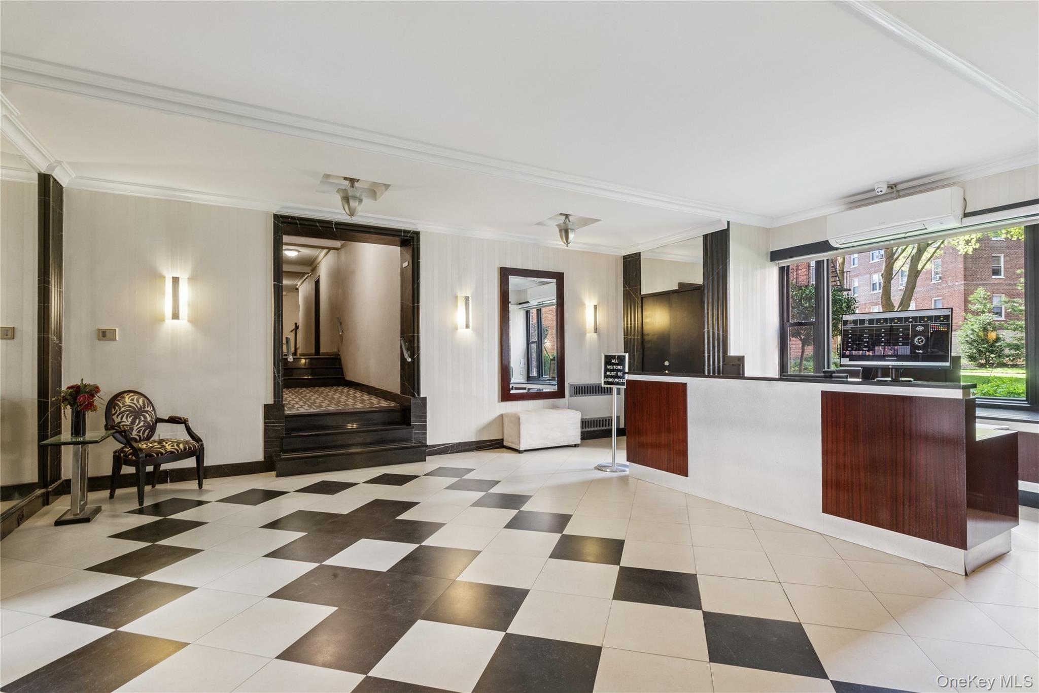 #8 photo, 113-14 72nd Road, קווינס Forest Hills , NY 11375