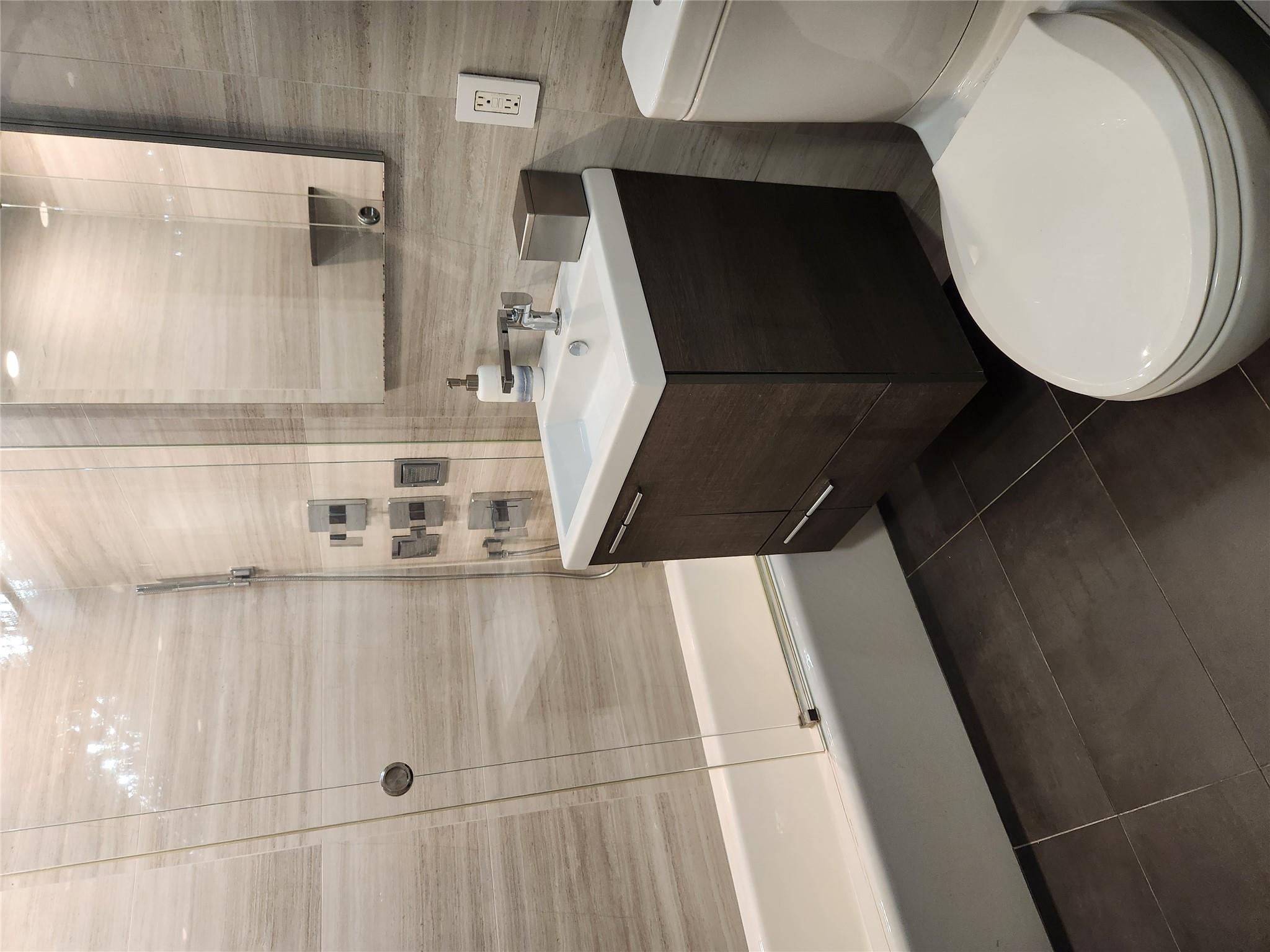 #7 photo, 18-05 215th Street, Bayside , NY 11360