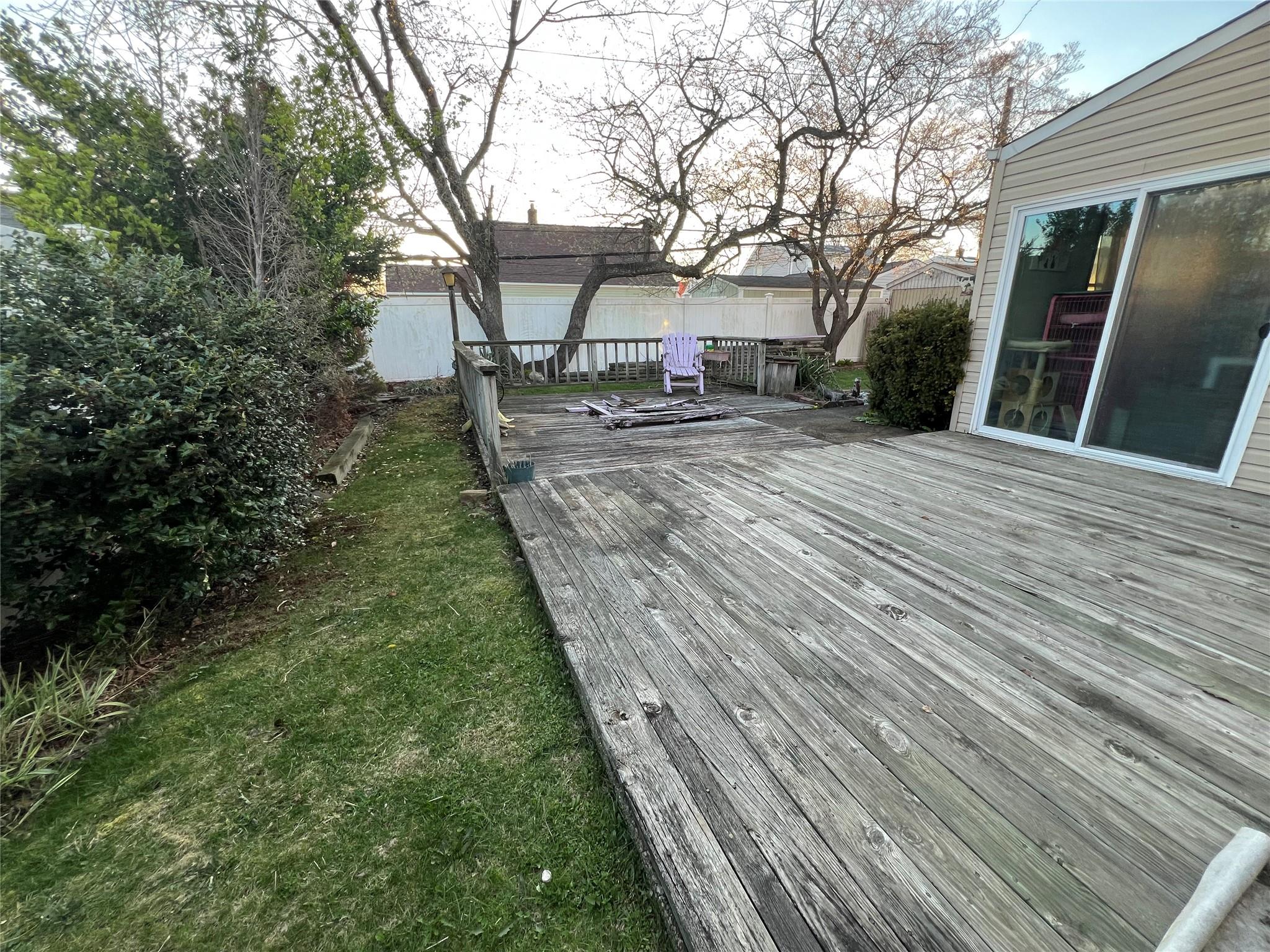 #19 photo, 70 Ridge Lane, 长岛 Levittown , NY 11756