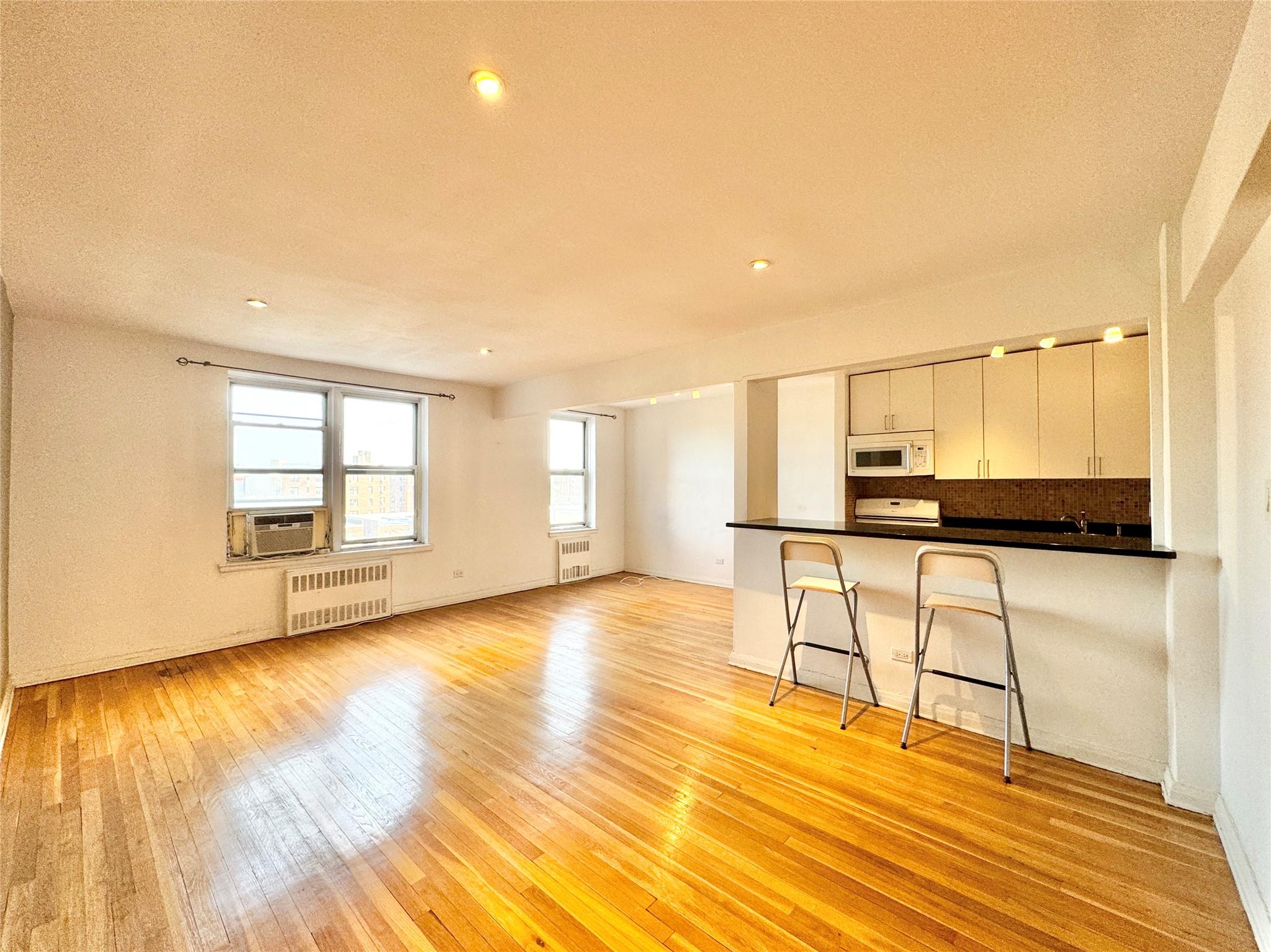 #5 photo, 83-37 Saint James Avenue, Elmhurst , NY 11373