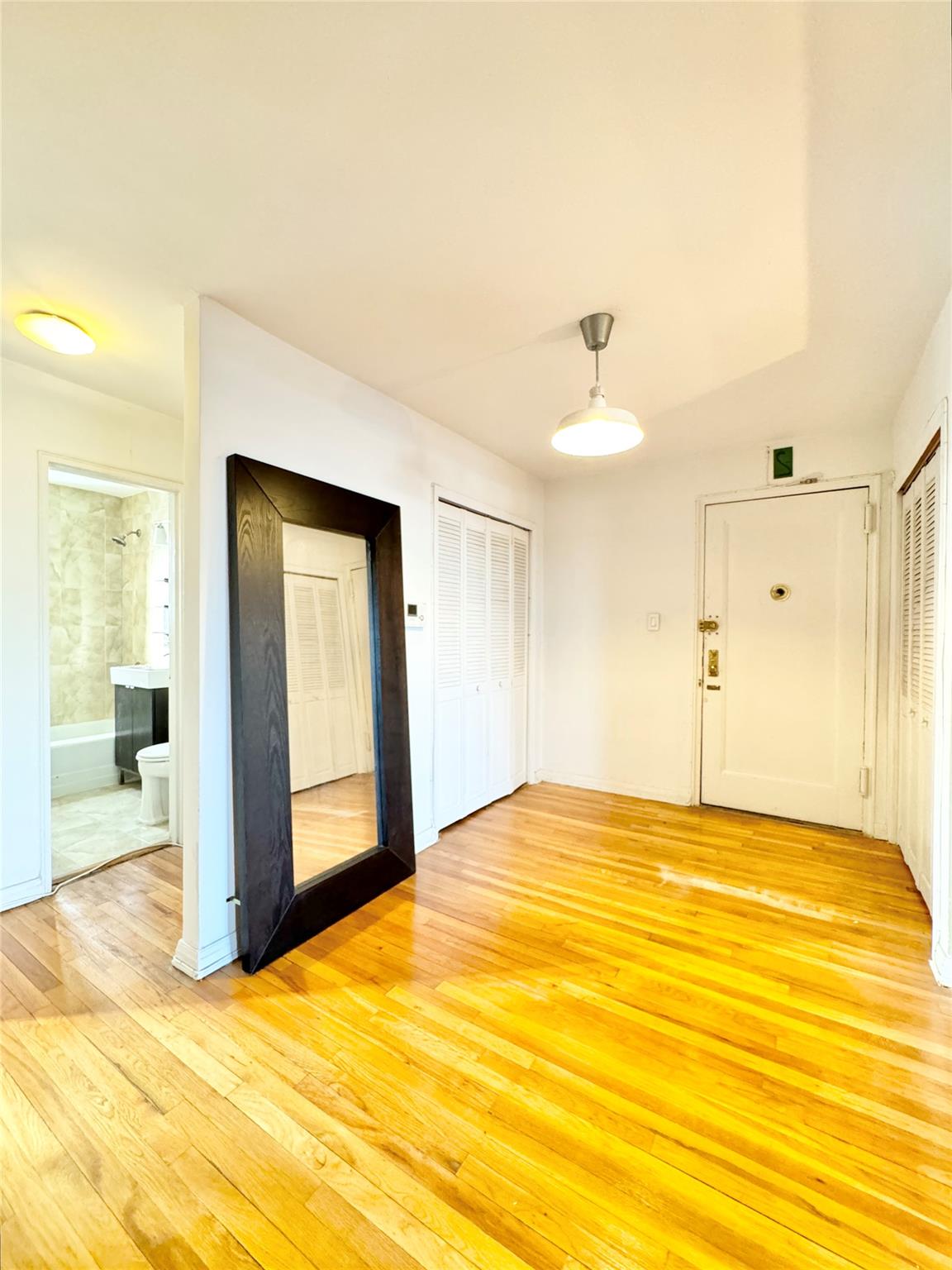 #6 photo, 83-37 Saint James Avenue, Elmhurst , NY 11373