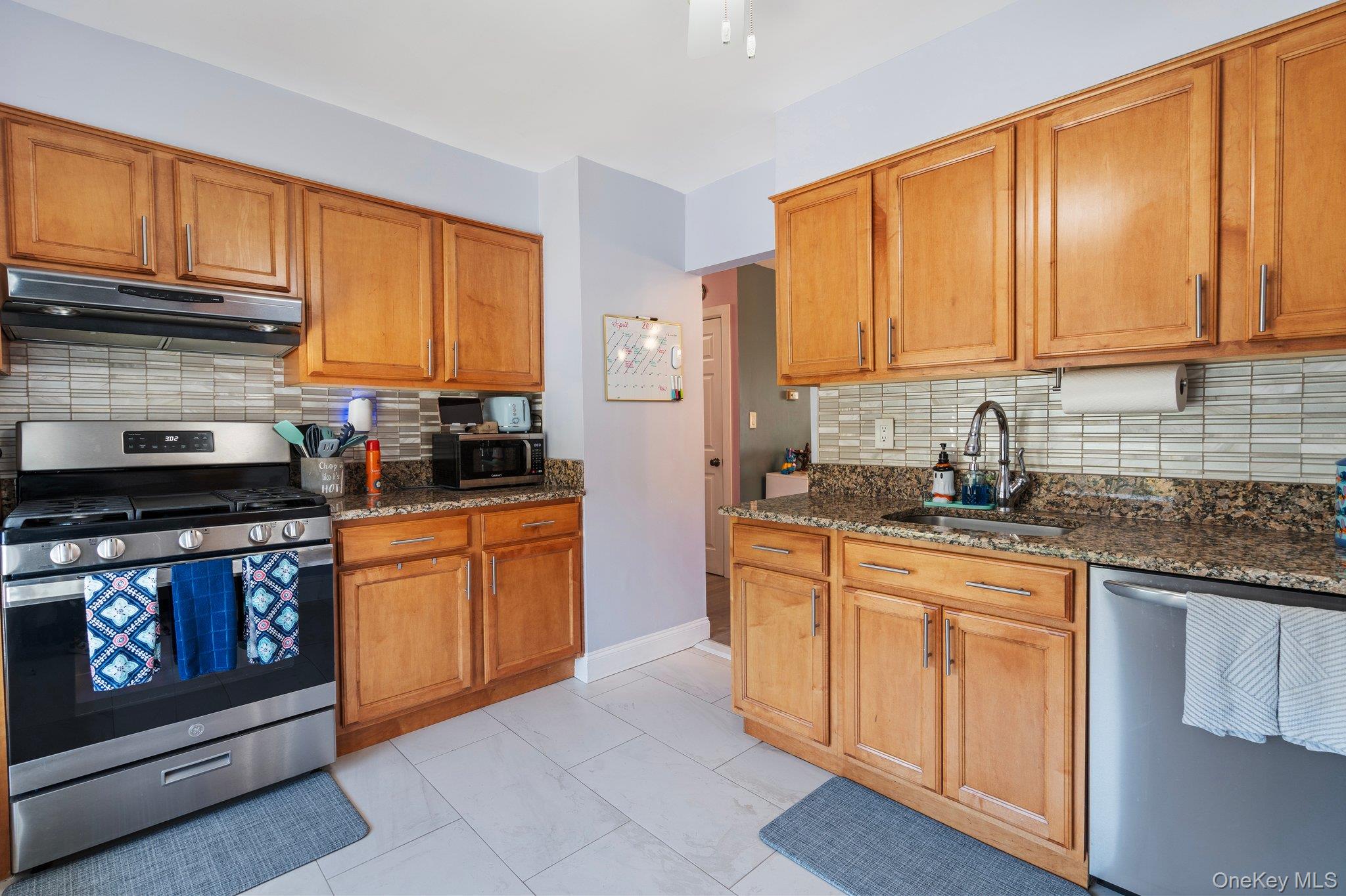 #12 photo, 10 Sycamore Court, Selden , NY 11784