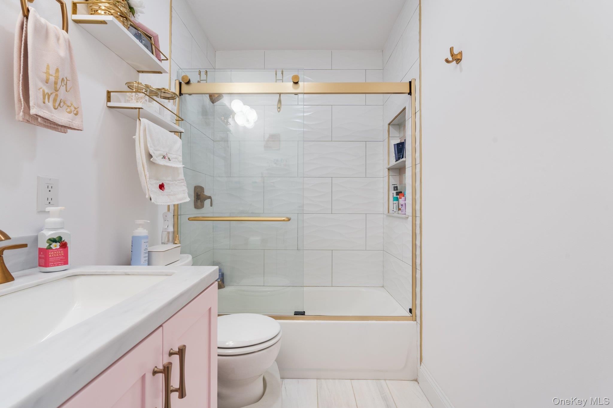 #14 photo, 10 Sycamore Court, Selden , NY 11784