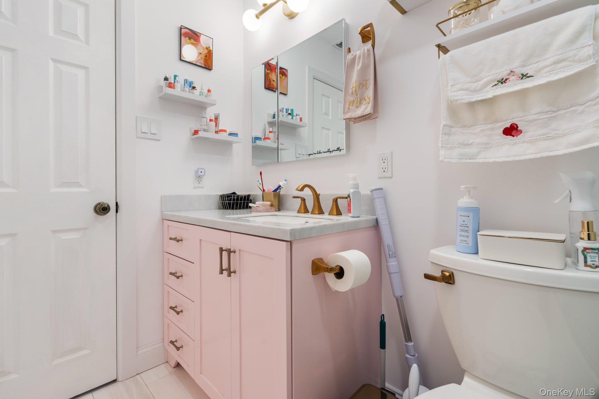 #16 photo, 10 Sycamore Court, Selden , NY 11784