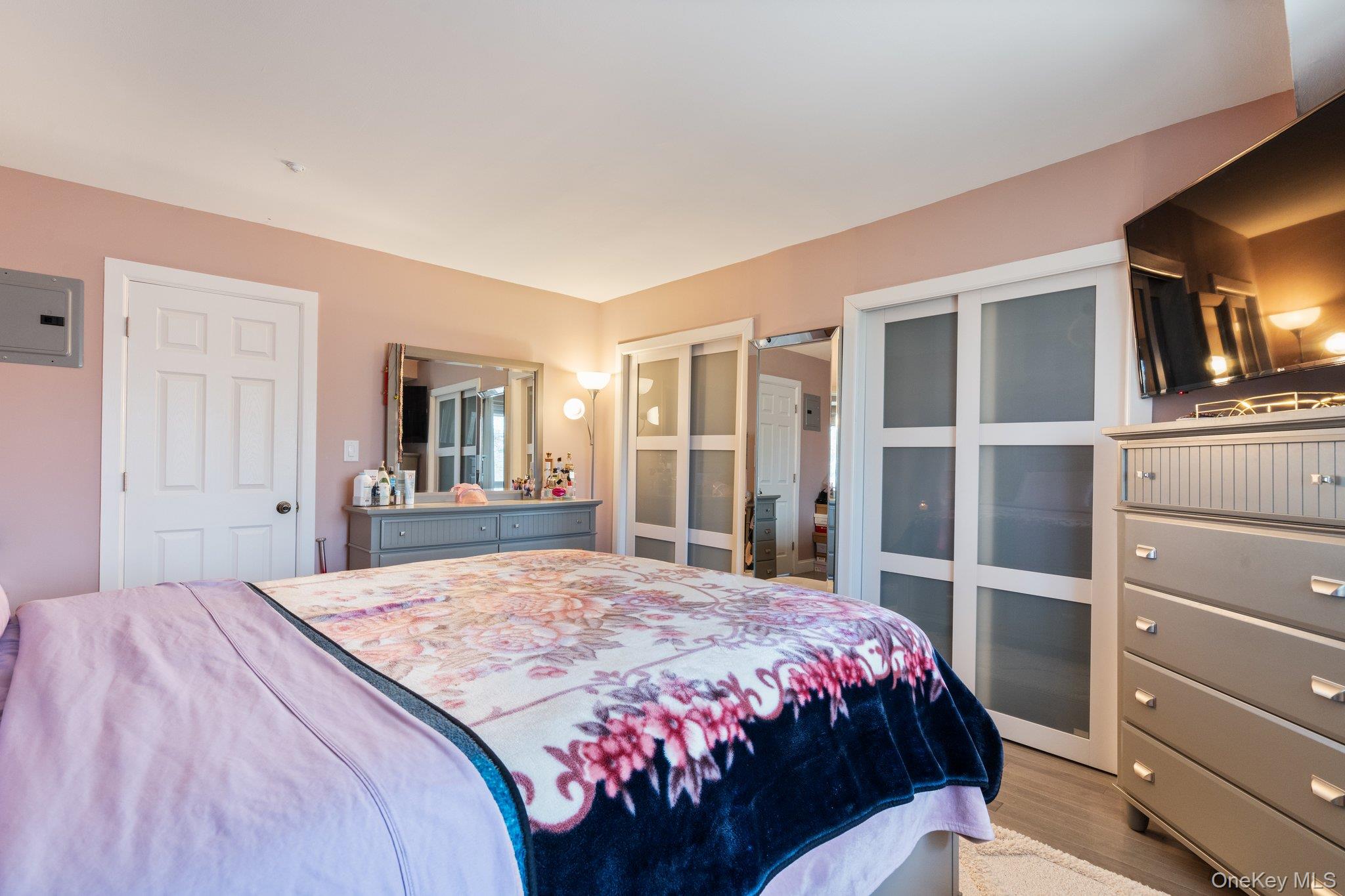 #18 photo, 10 Sycamore Court, Selden , NY 11784