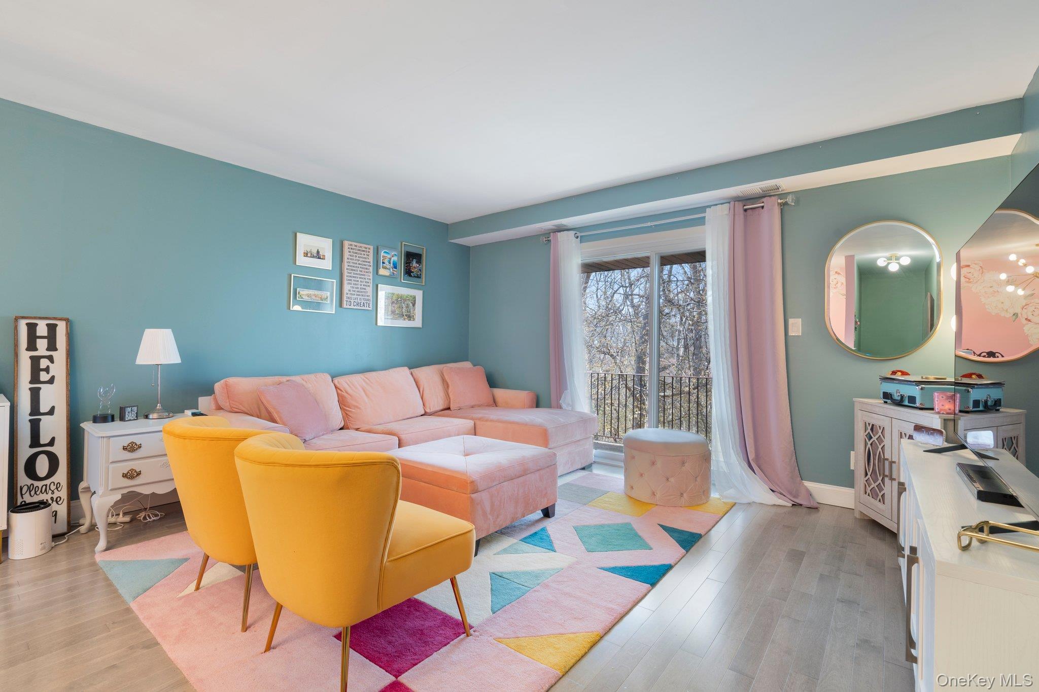 #4 photo, 10 Sycamore Court, Selden , NY 11784