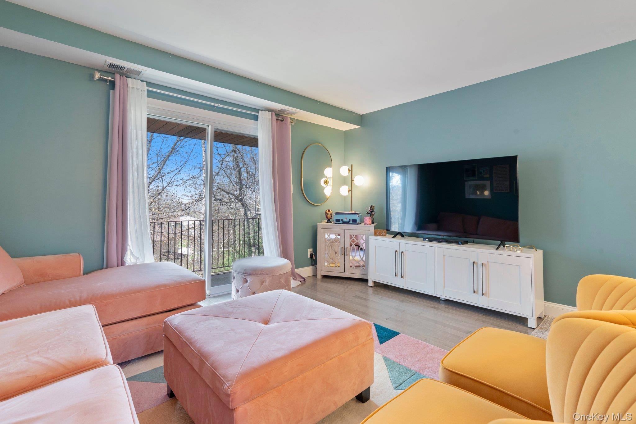 #5 photo, 10 Sycamore Court, Selden , NY 11784