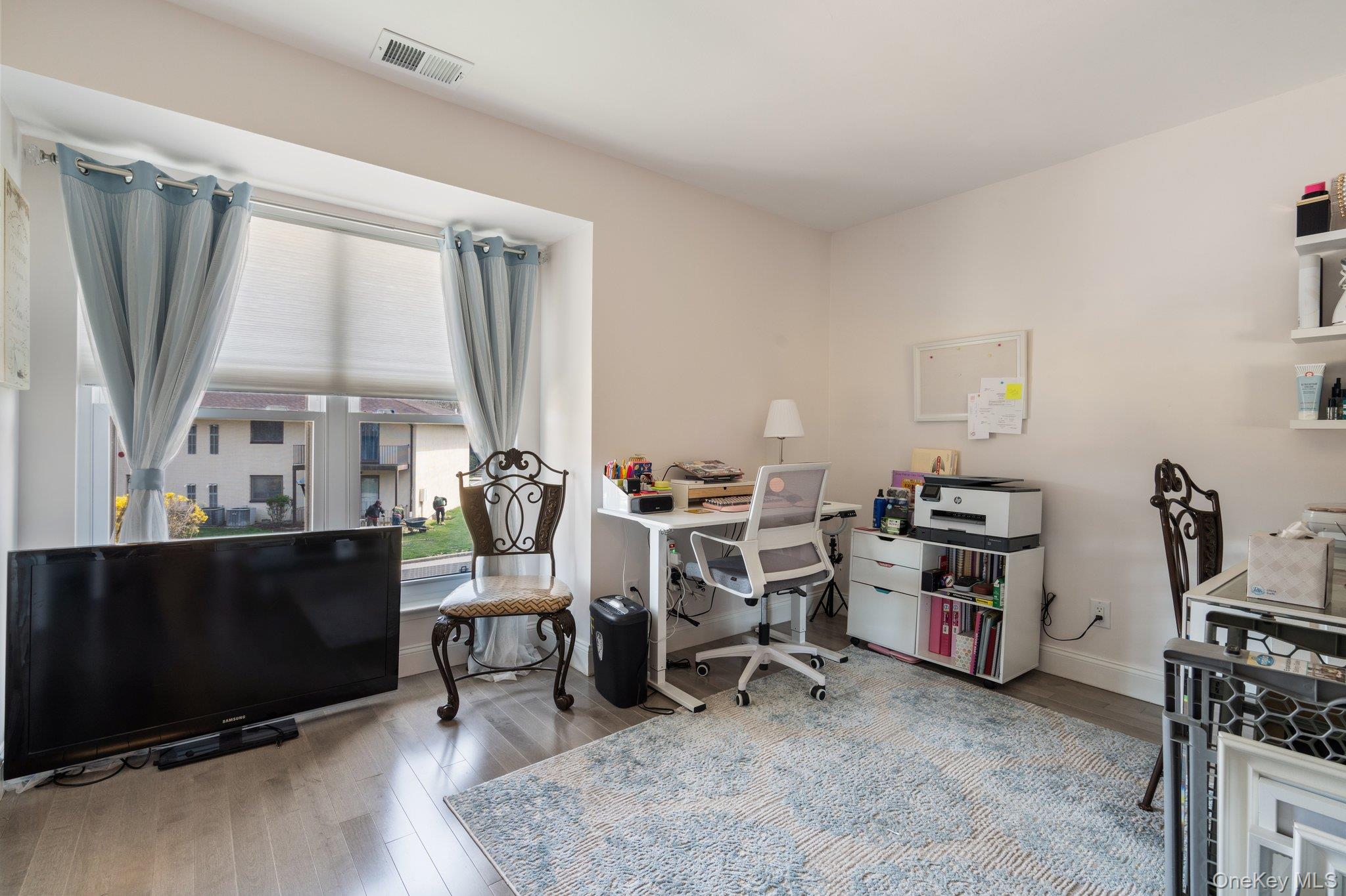 #8 photo, 10 Sycamore Court, Selden , NY 11784