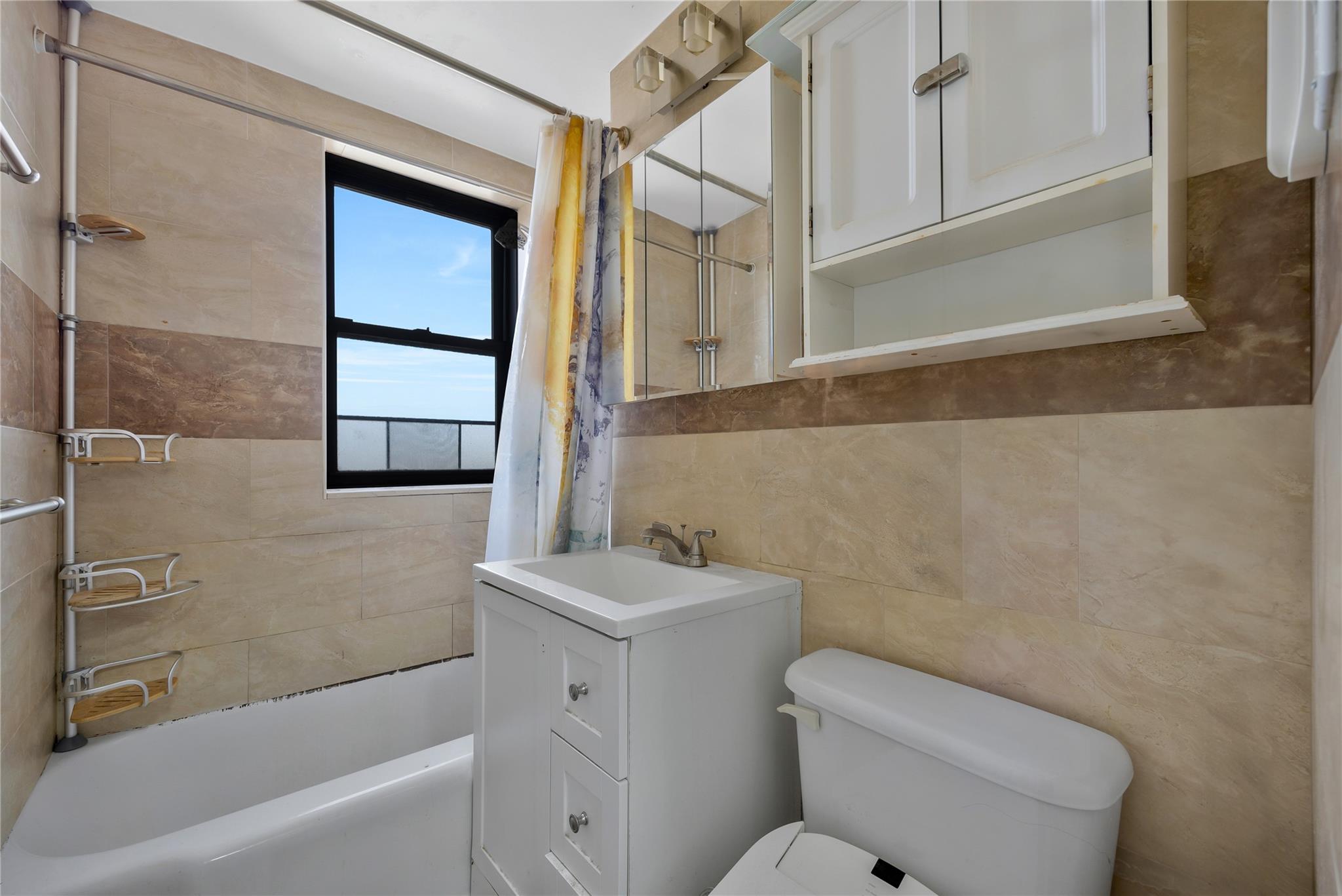 #11 photo, 99-60 63 Road, クイーンズ区 Rego Park , NY 11374