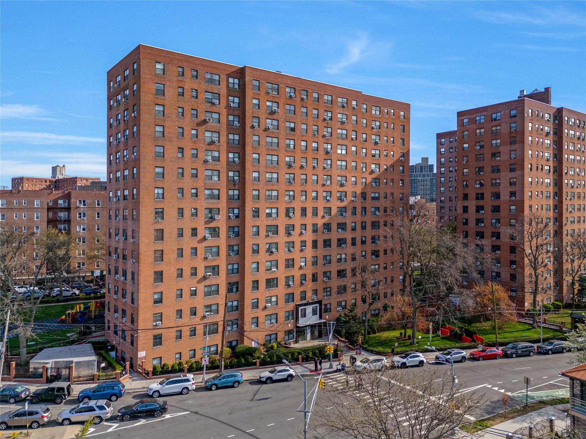#16 photo, 99-60 63 Road, クイーンズ区 Rego Park , NY 11374
