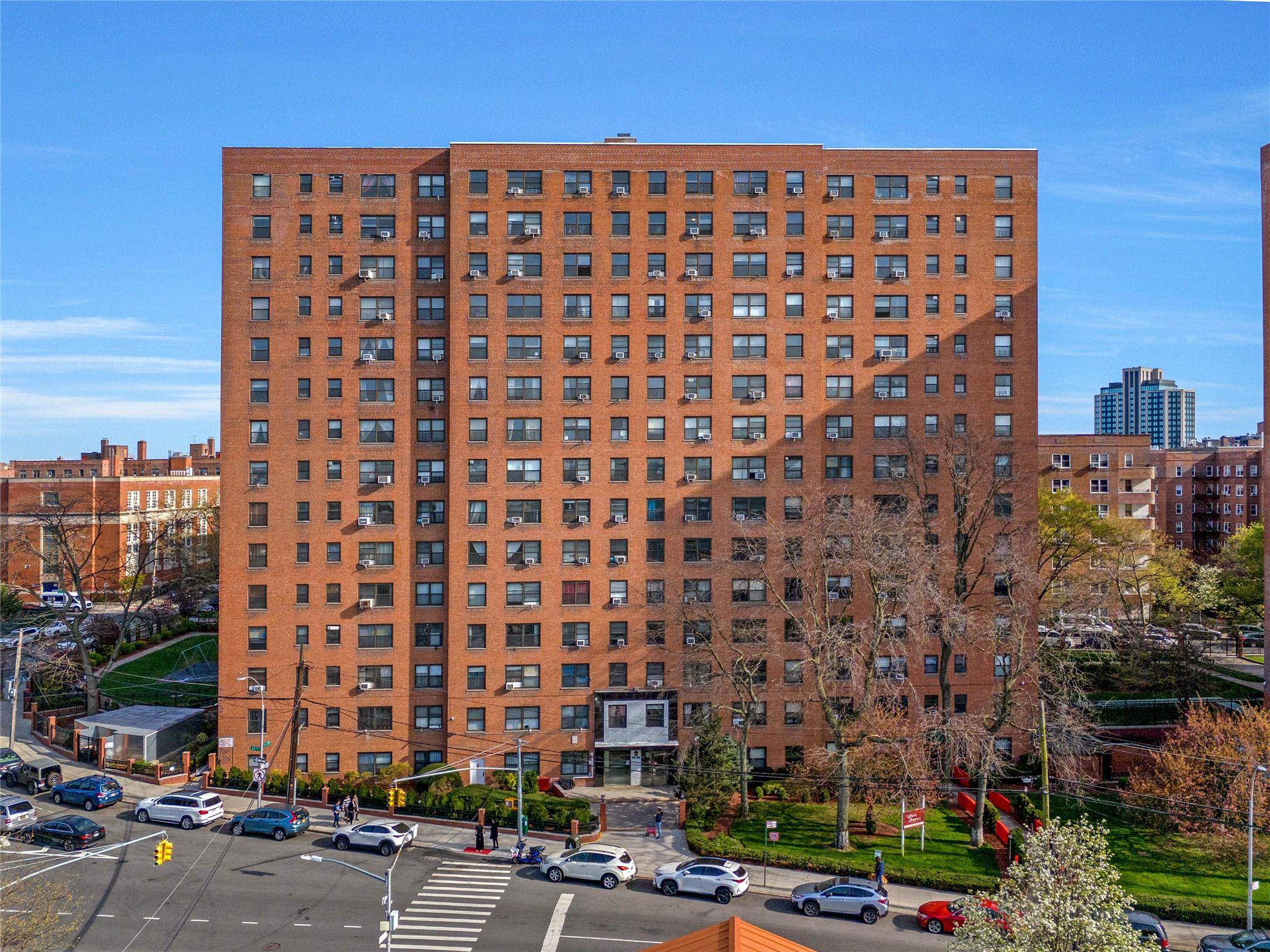 #17 photo, 99-60 63 Road, クイーンズ区 Rego Park , NY 11374