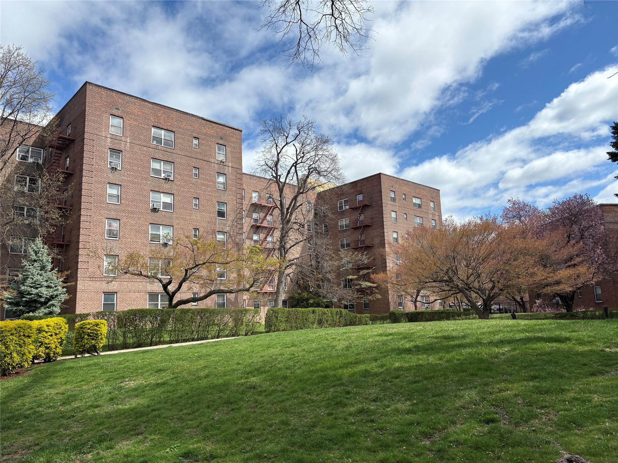 #12 photo, 147-31 38 Avenue, Flushing , NY 11354