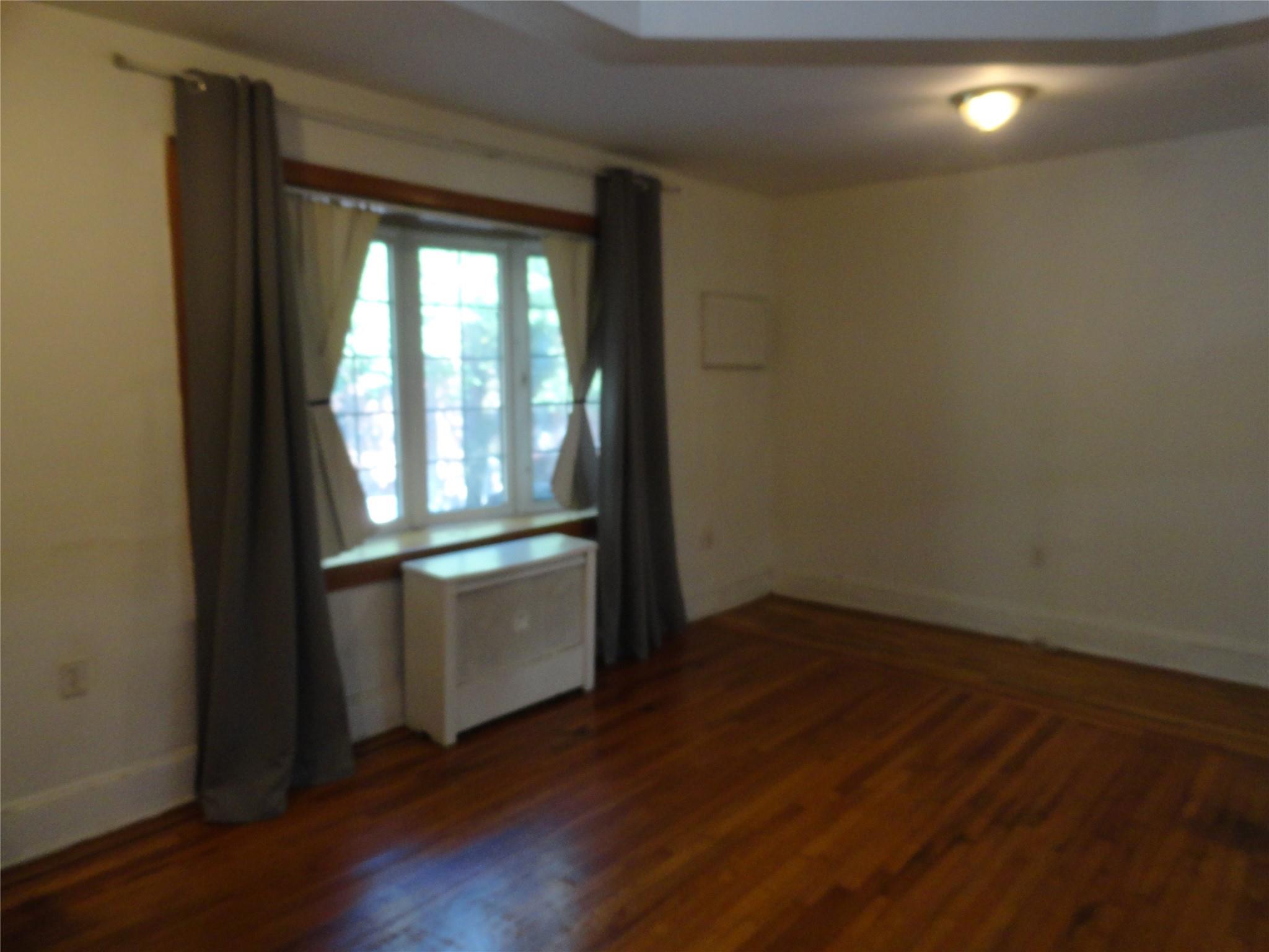 #3 photo, 31-14 90 Street, クイーンズ区 East Elmhurst , NY 11369