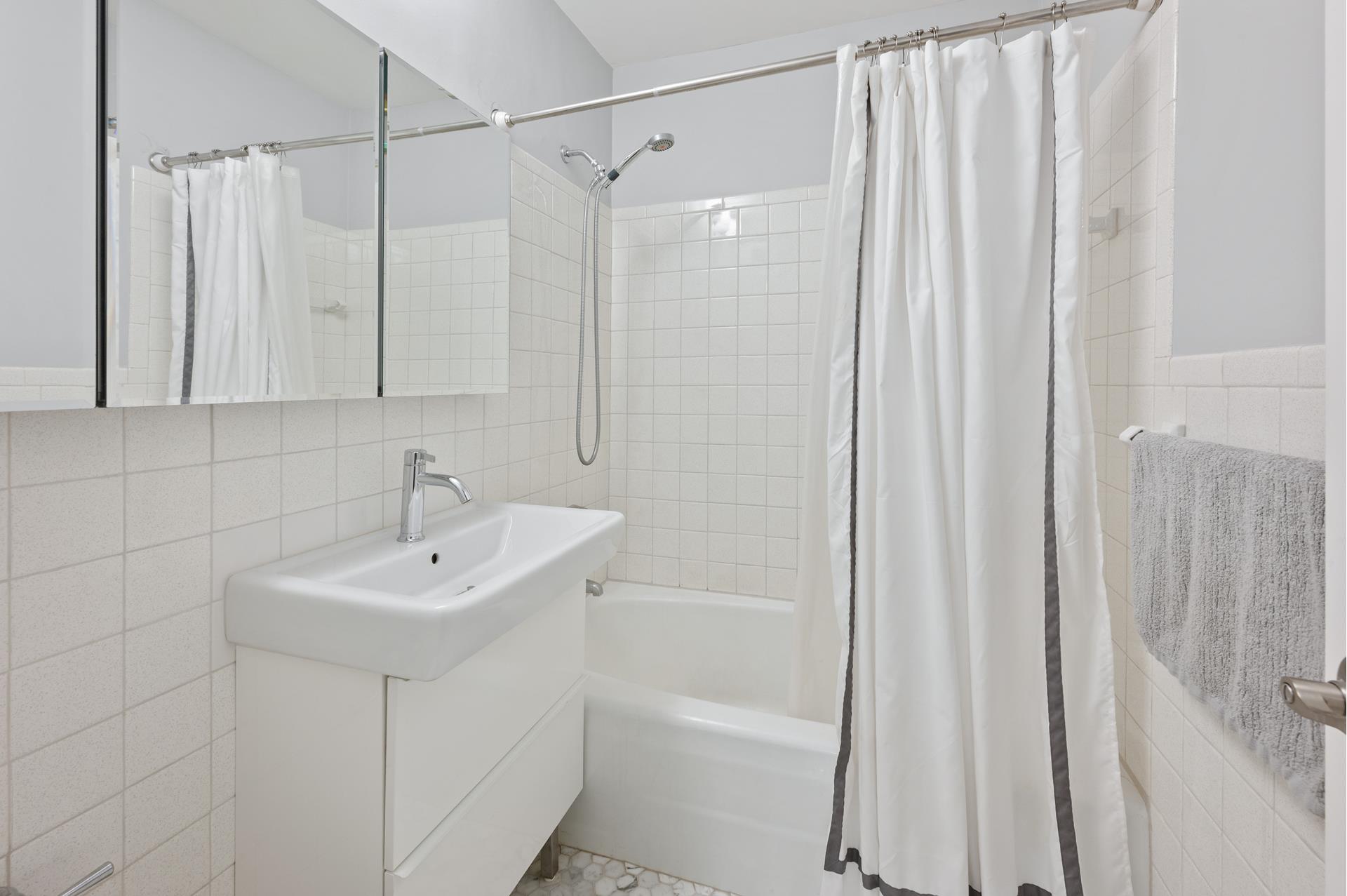 #7 photo, 45 OVERLOOK Terrace, マンハッタン Hudson Heights , NY 10033