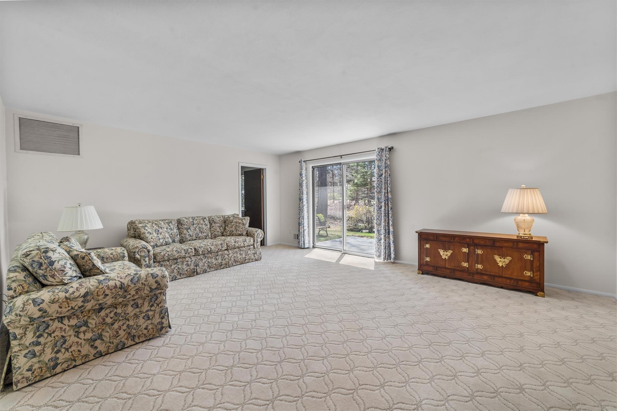 #8 photo, 164 Carriage Court, Yorktown Heights , NY 10598