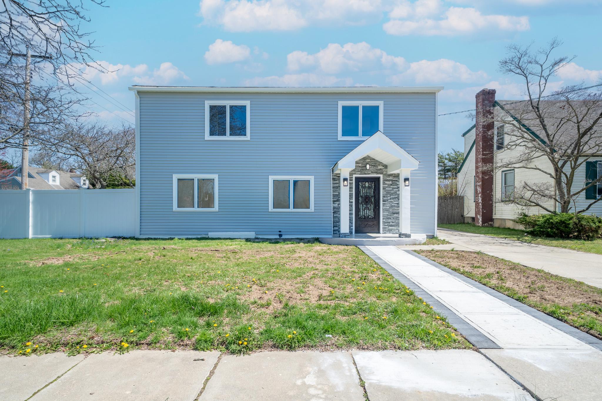 #2 photo, 2395 Mermaid Avenue, Wantagh , NY 11793