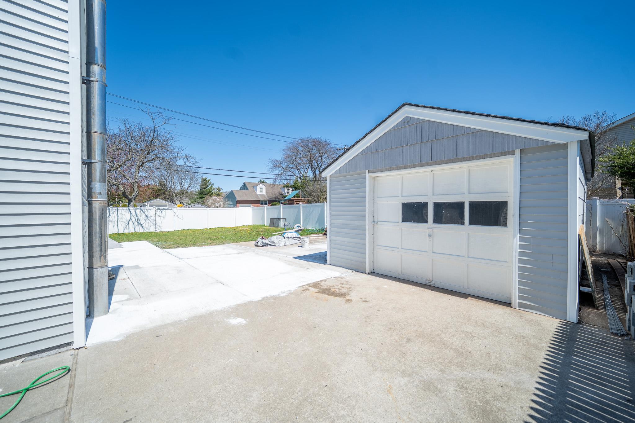 #7 photo, 2395 Mermaid Avenue, Wantagh , NY 11793