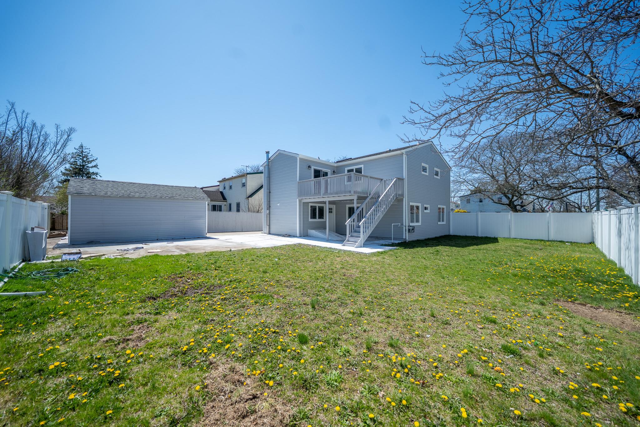 #8 photo, 2395 Mermaid Avenue, Wantagh , NY 11793