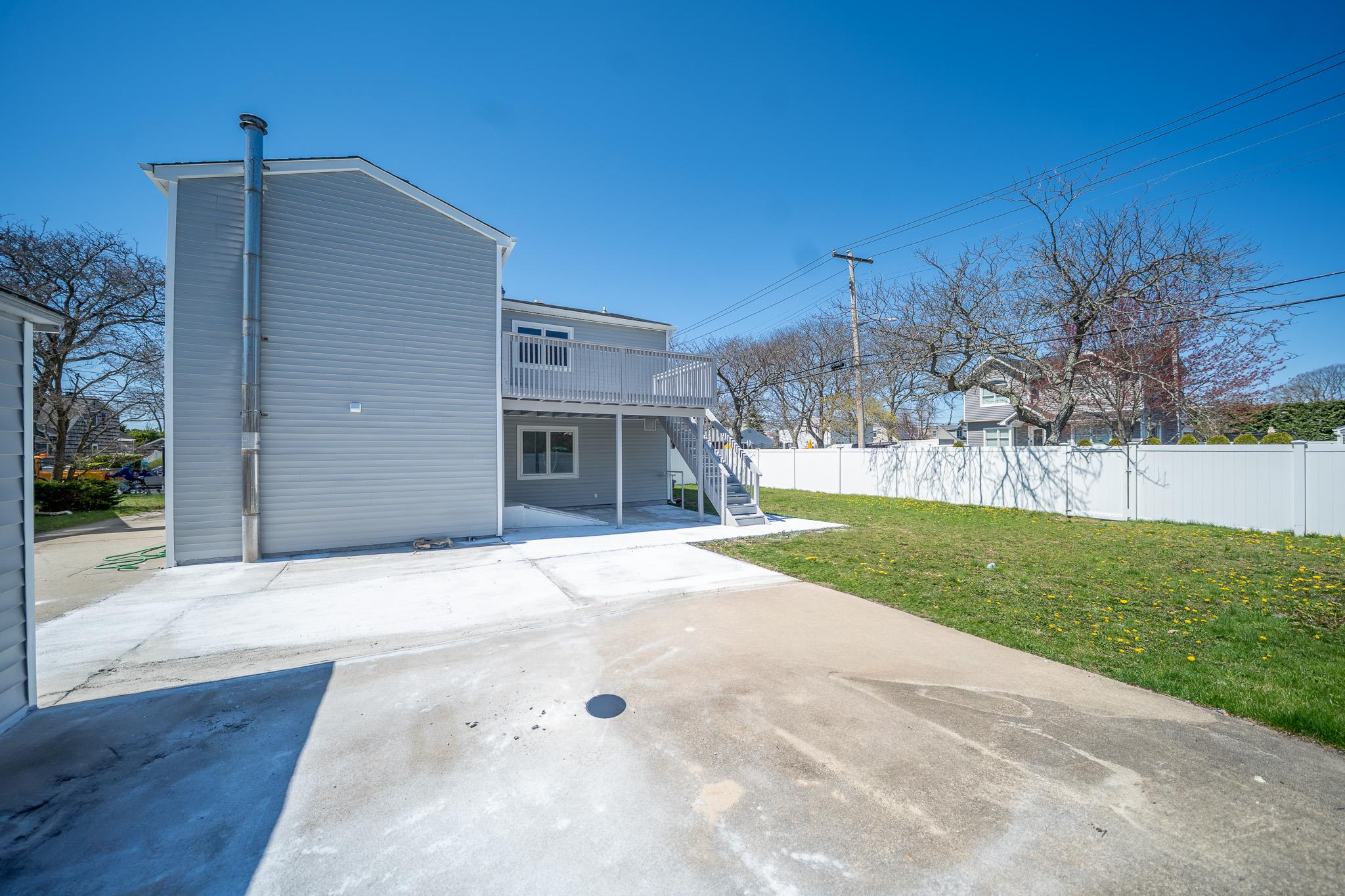 #9 photo, 2395 Mermaid Avenue, Wantagh , NY 11793