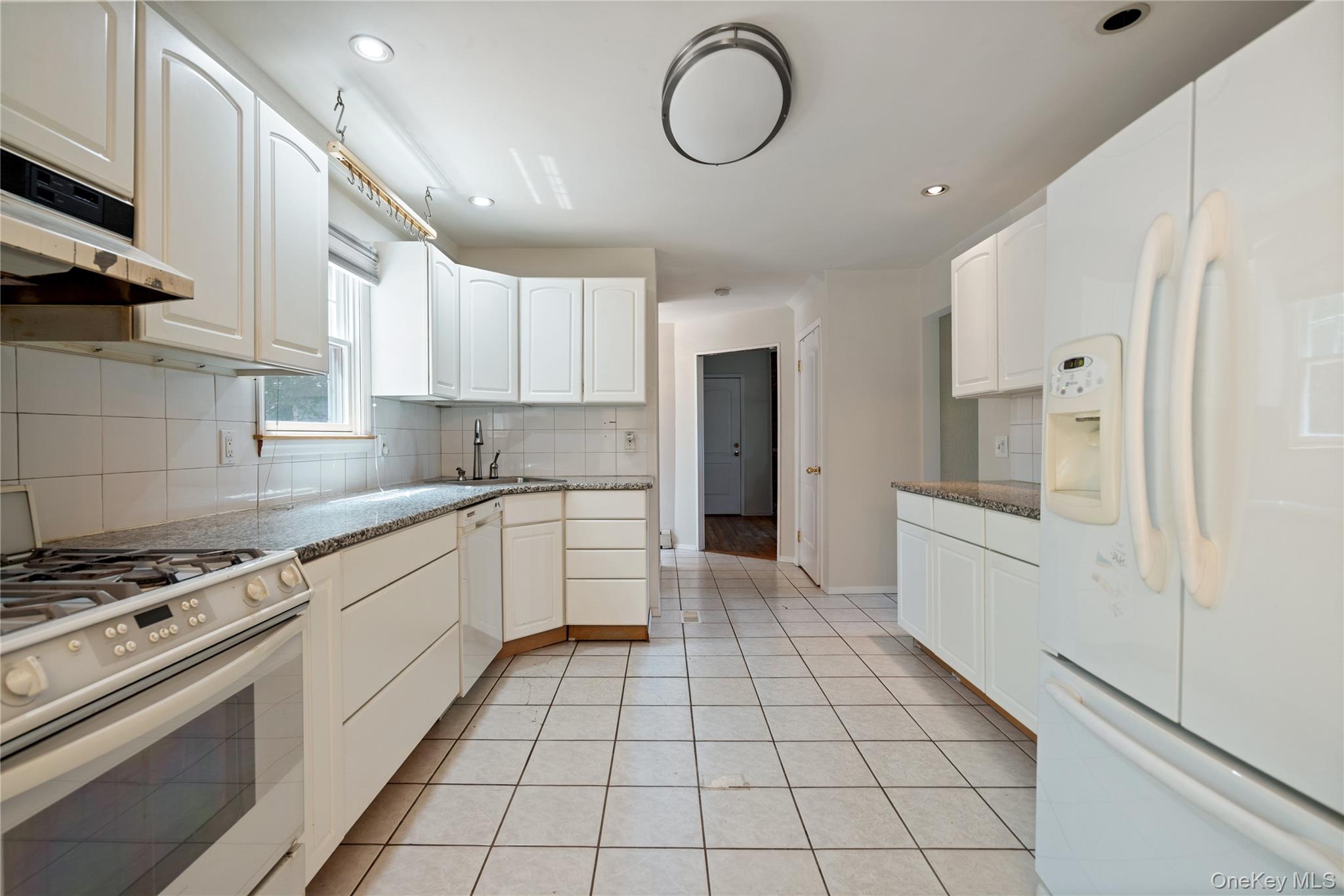 #12 photo, 8 Beverly Court, 東長島 Farmingville , NY 11738