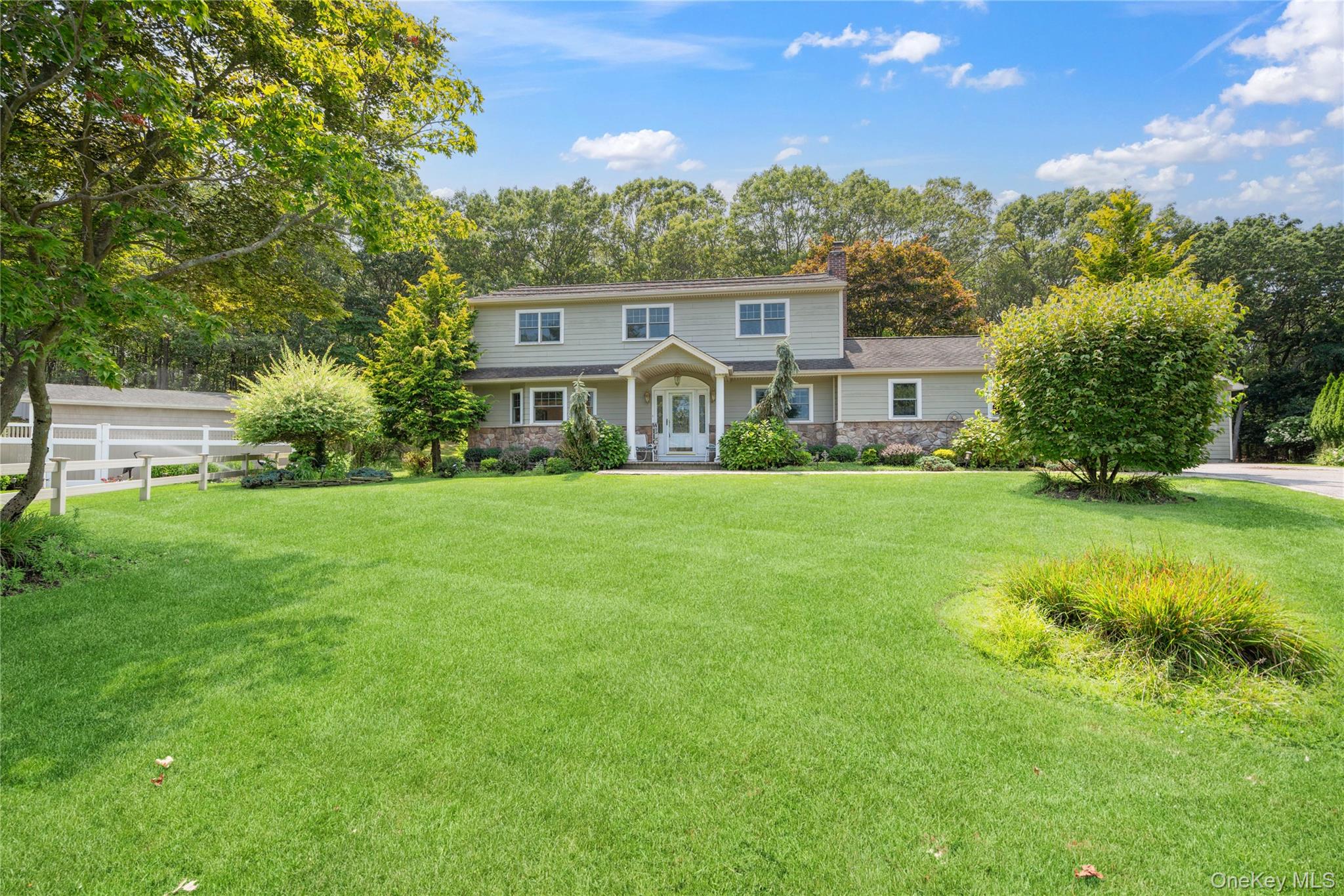 #3 photo, 8 Beverly Court, 東長島 Farmingville , NY 11738