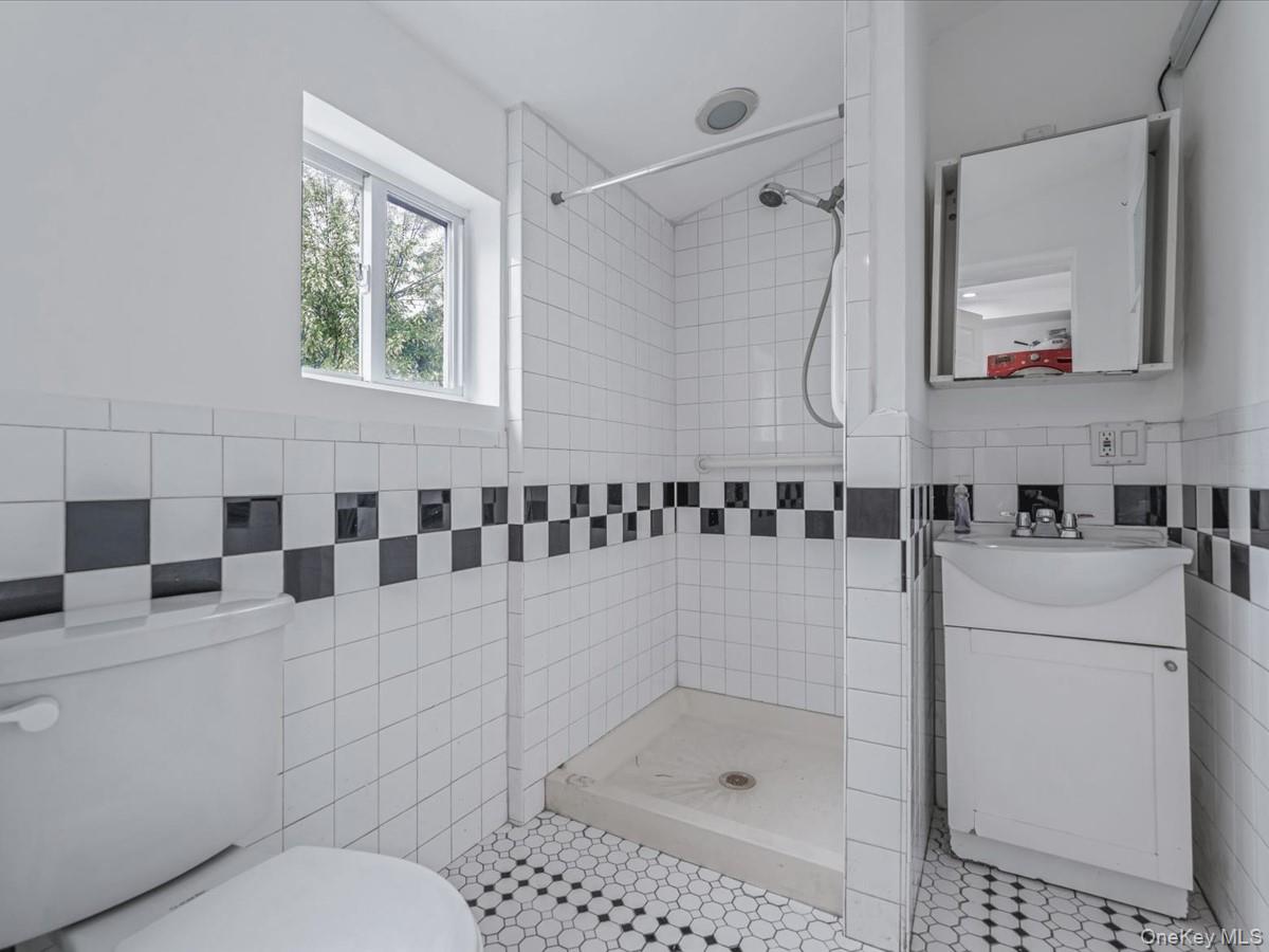 #10 photo, 17209 Sayres Avenue, Jamaica , NY 11433