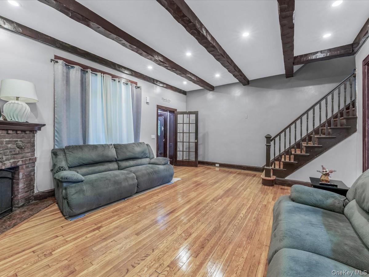 #4 photo, 17209 Sayres Avenue, Jamaica , NY 11433